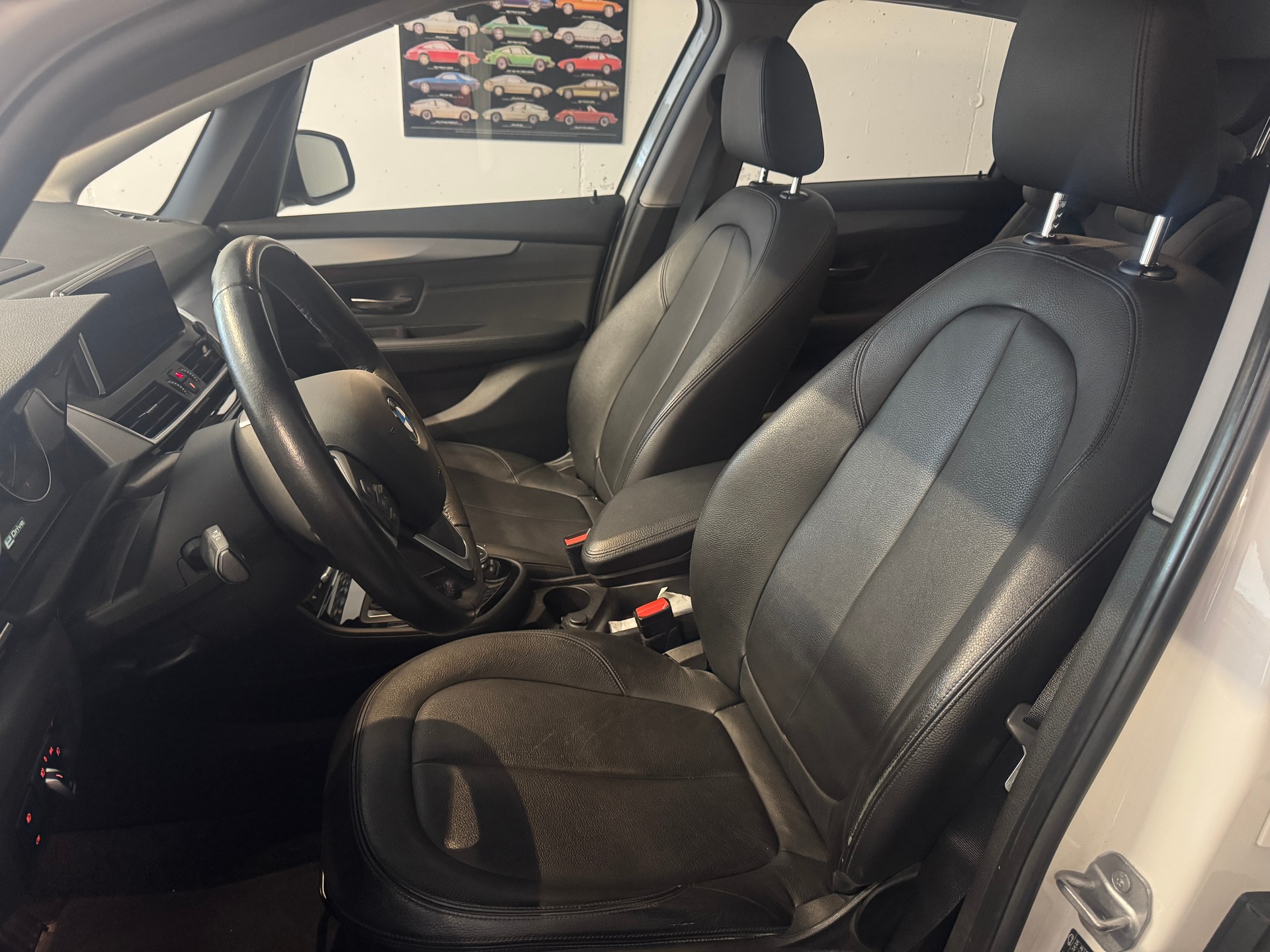 BMW 225xe-image-4