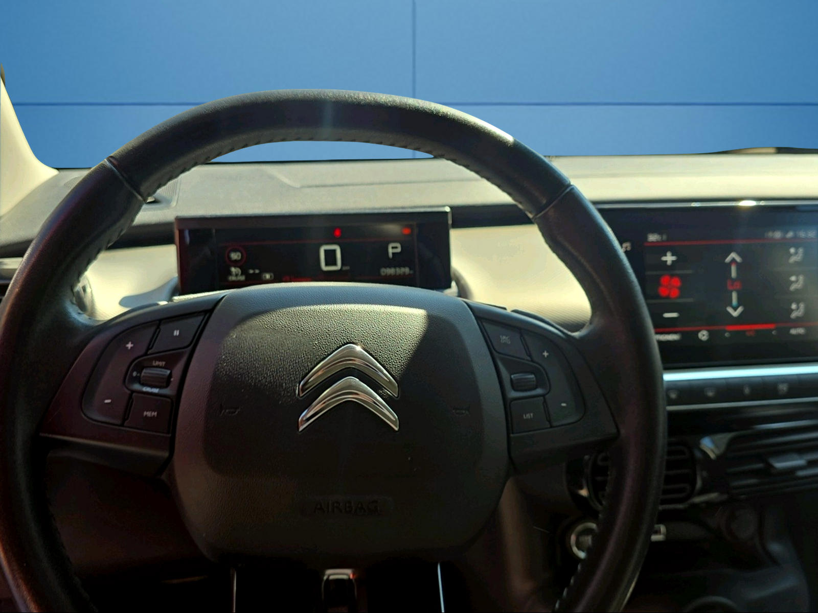 CITROEN C4 Cactus 1.2 e-THP Shine EAT6-image-13