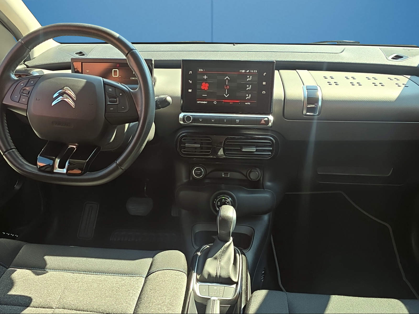 CITROEN C4 Cactus 1.2 e-THP Shine EAT6-image-9