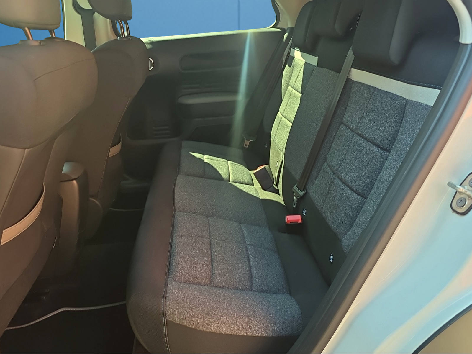 CITROEN C4 Cactus 1.2 e-THP Shine EAT6-image-15