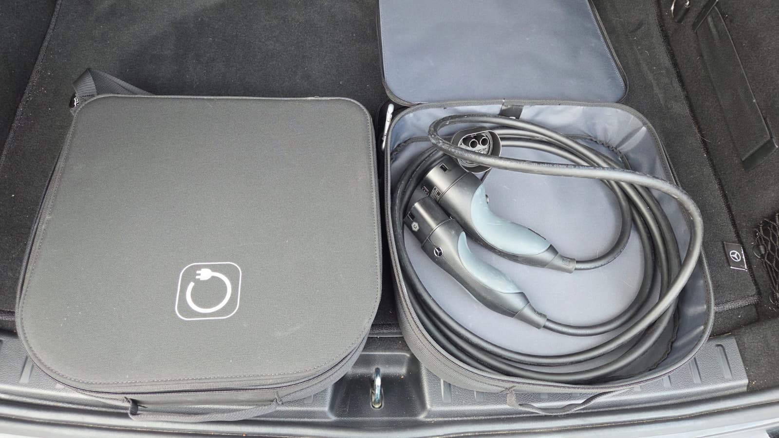 MERCEDES-BENZ EQA 300 4Matic-image-14