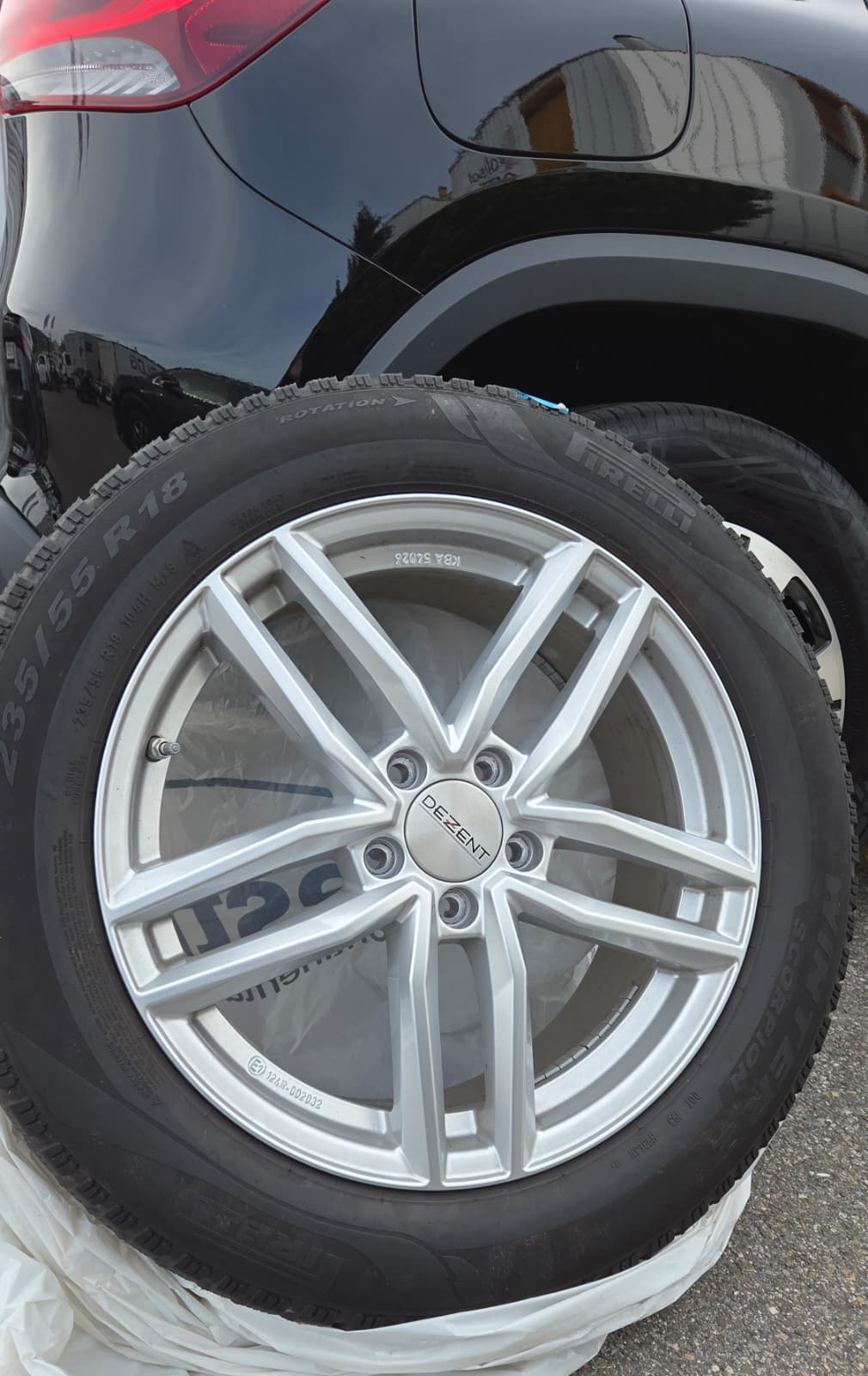 MERCEDES-BENZ EQA 300 4Matic-image-13
