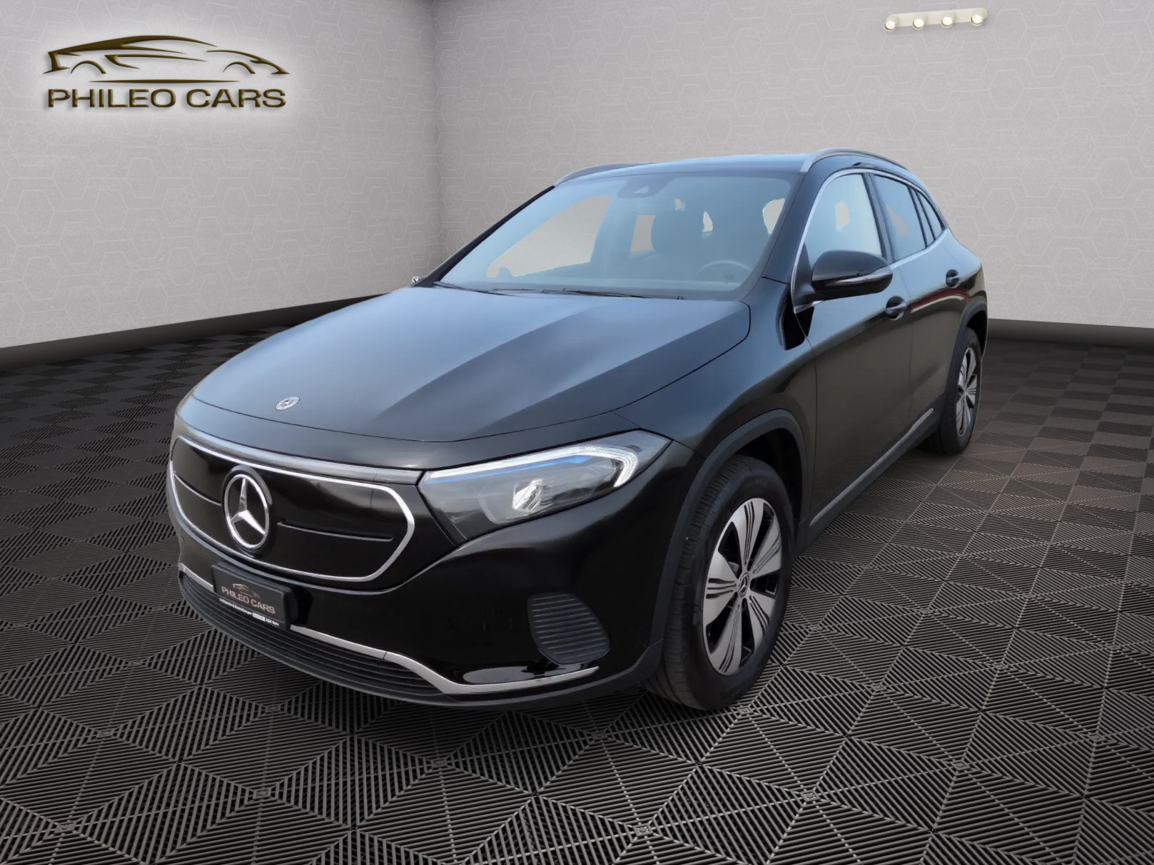 MERCEDES-BENZ EQA 300 4Matic-image-0