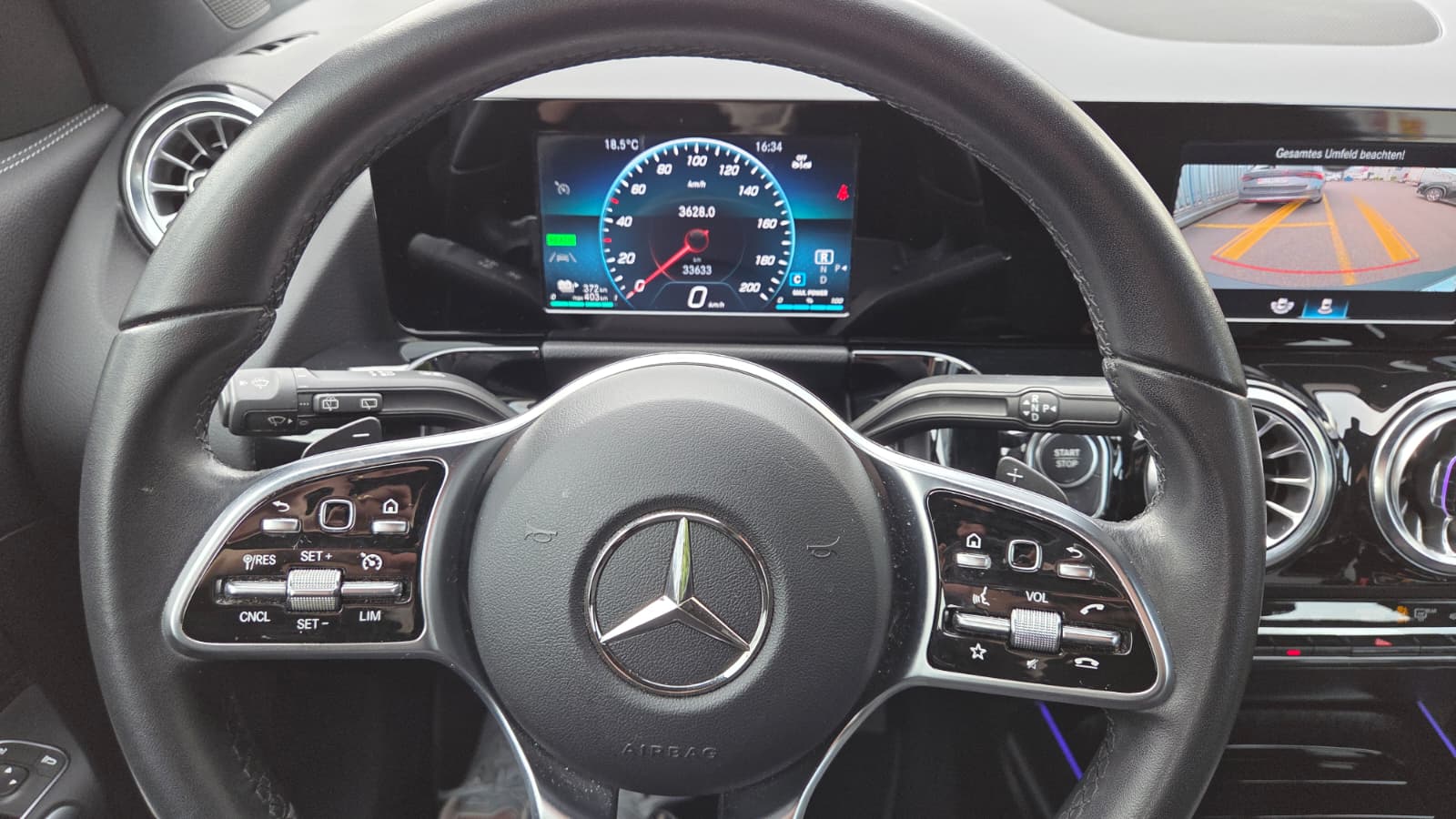 MERCEDES-BENZ EQA 300 4Matic-image-9