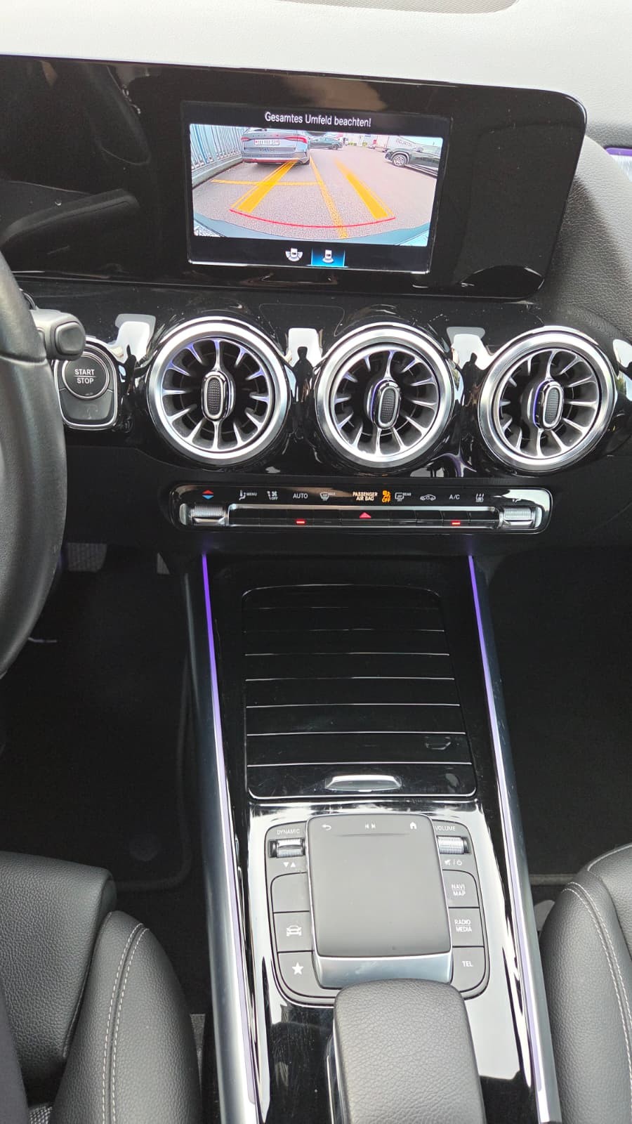 MERCEDES-BENZ EQA 300 4Matic-image-13