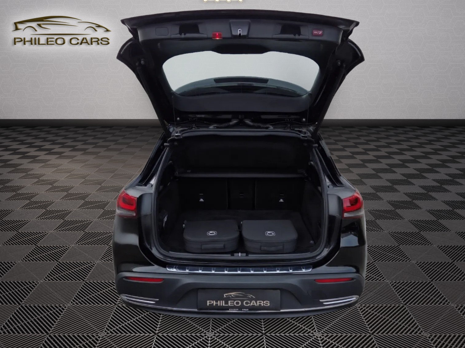 MERCEDES-BENZ EQA 300 4Matic-image-7