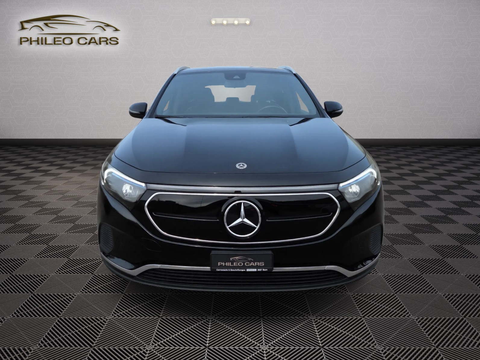 MERCEDES-BENZ EQA 300 4Matic-image-1