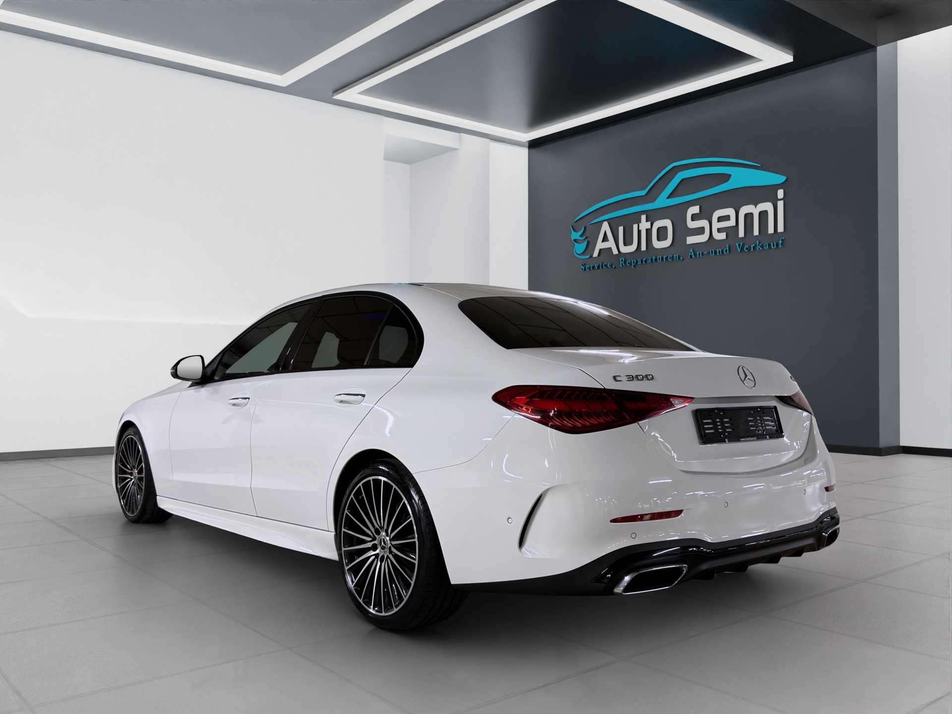 MERCEDES-BENZ C 300 4Matic AMG Line-image-2