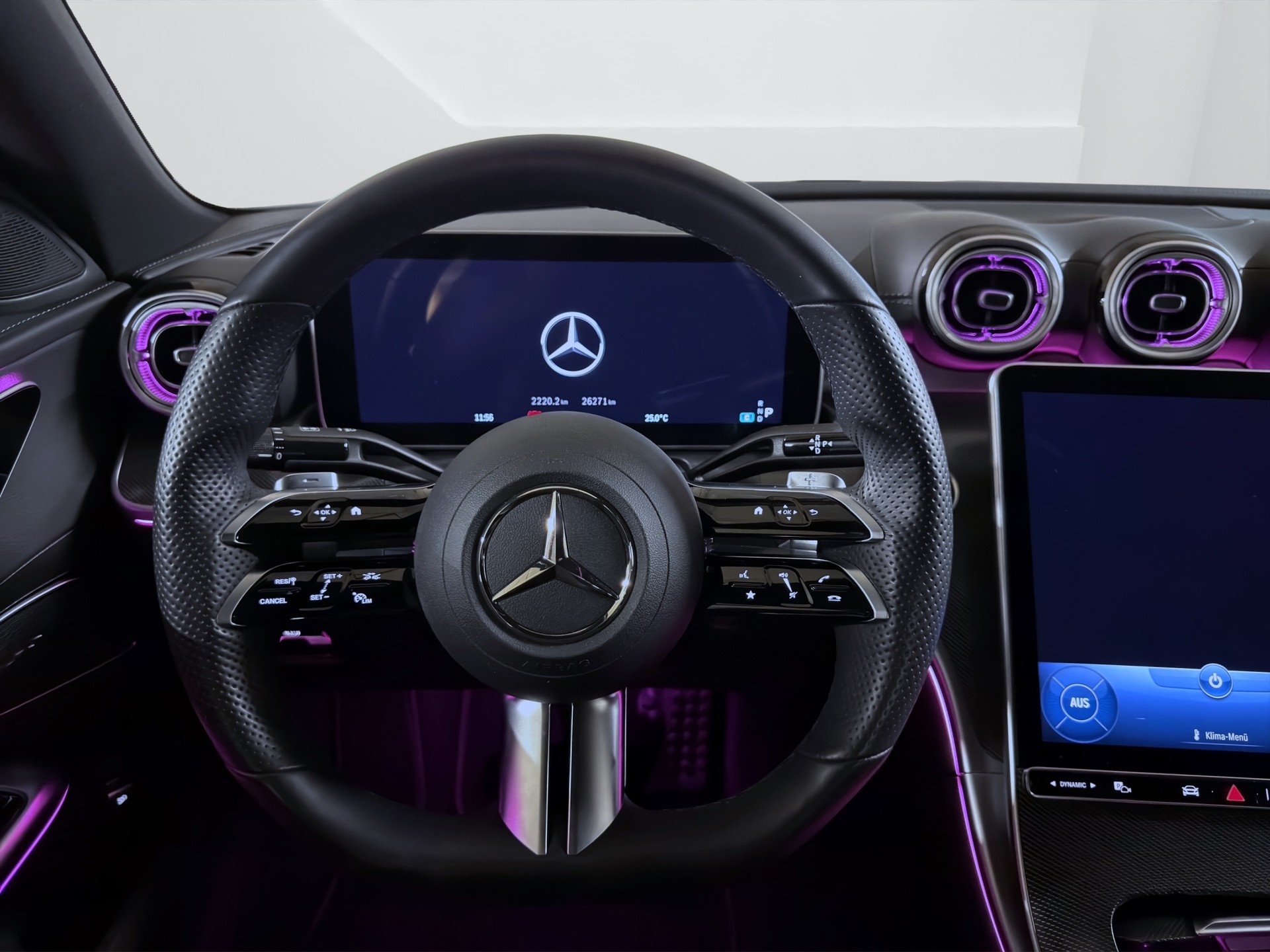 MERCEDES-BENZ C 300 4Matic AMG Line-image-14