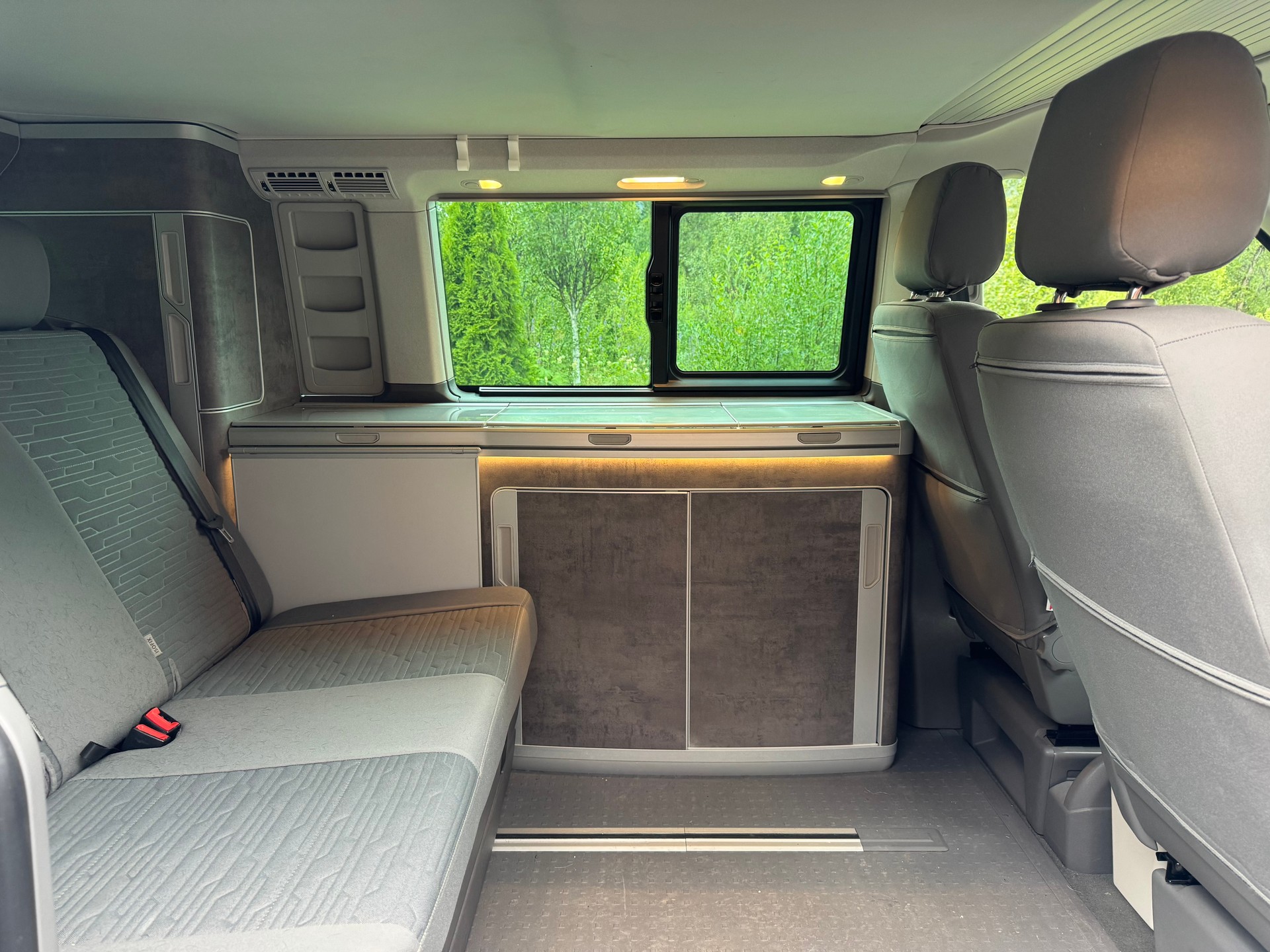 VW California Ocean Liberty Edition-image-3