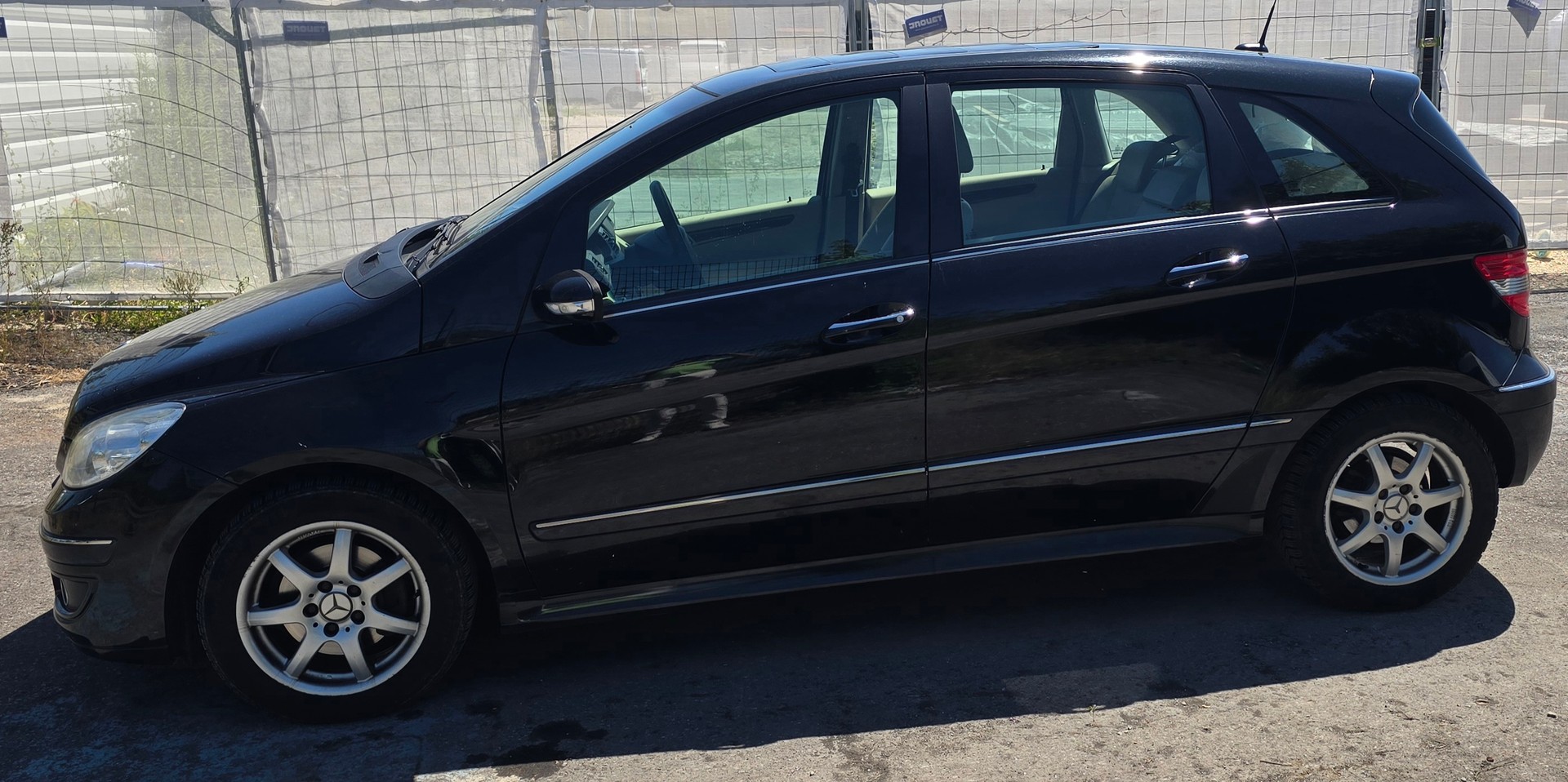 MERCEDES-BENZ B 200 CDI-image-3