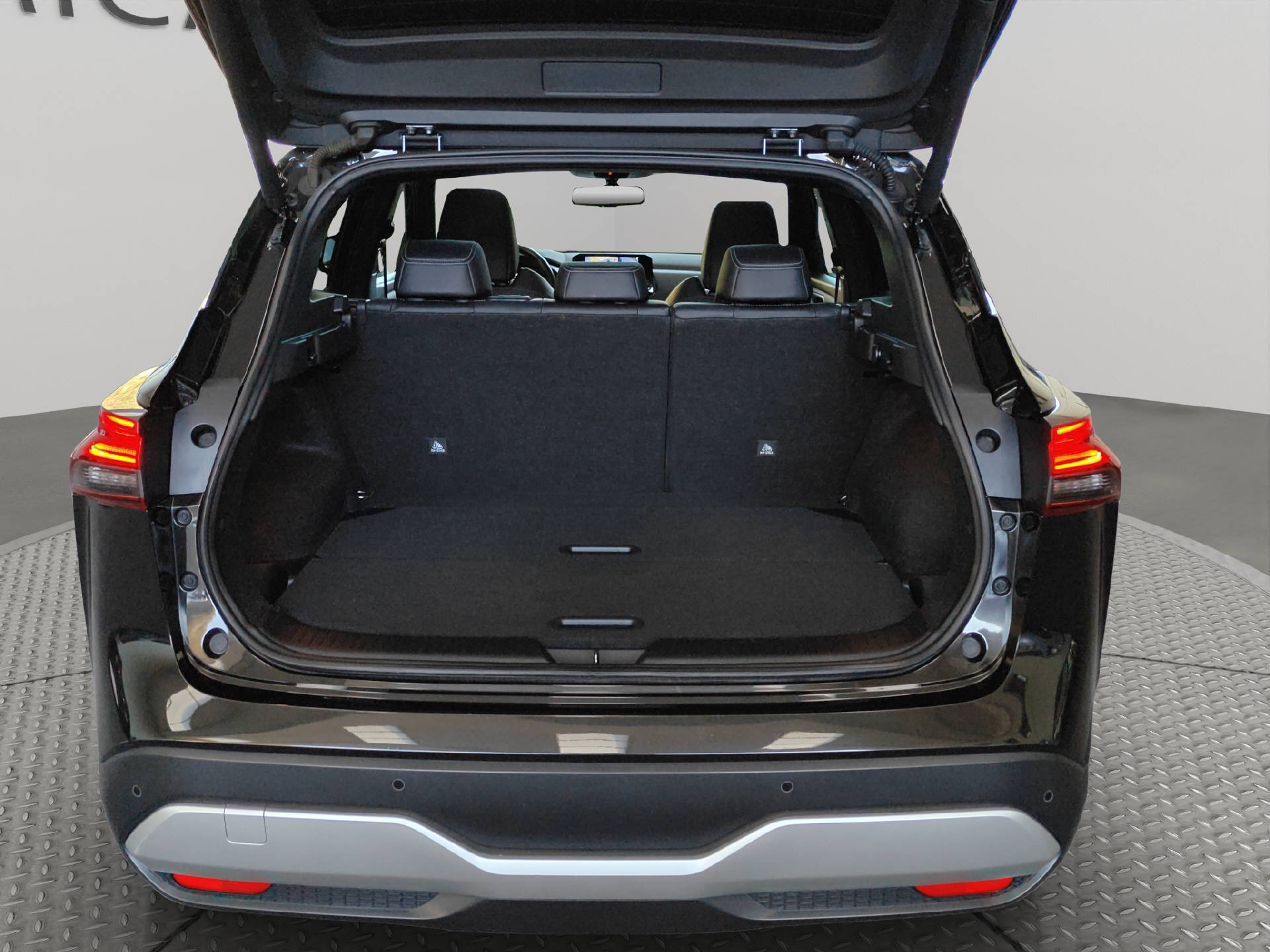 NISSAN Qashqai 1.3 DIG-T Tekna+ 4x4-image-14
