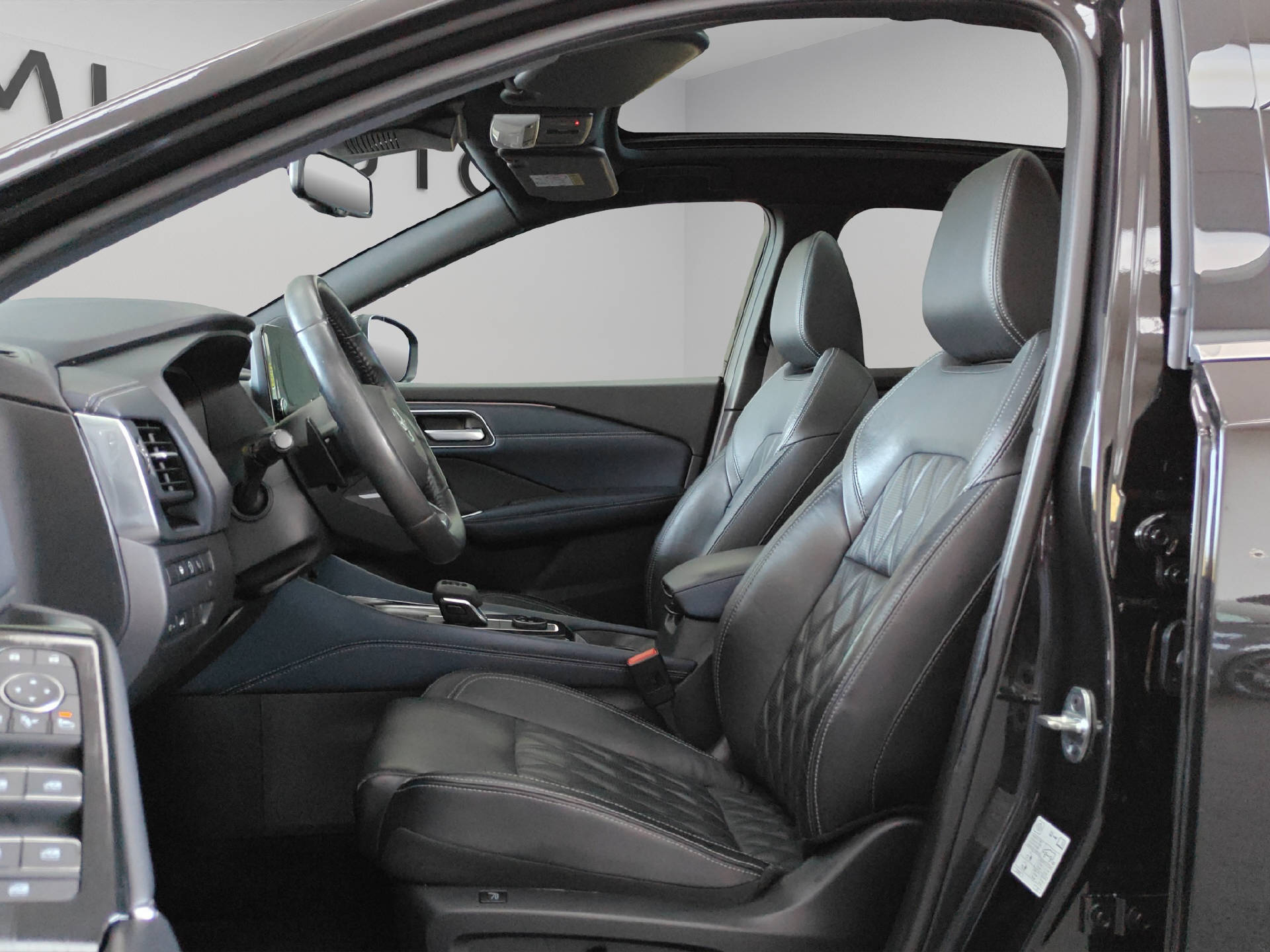NISSAN Qashqai 1.3 DIG-T Tekna+ 4x4-image-4