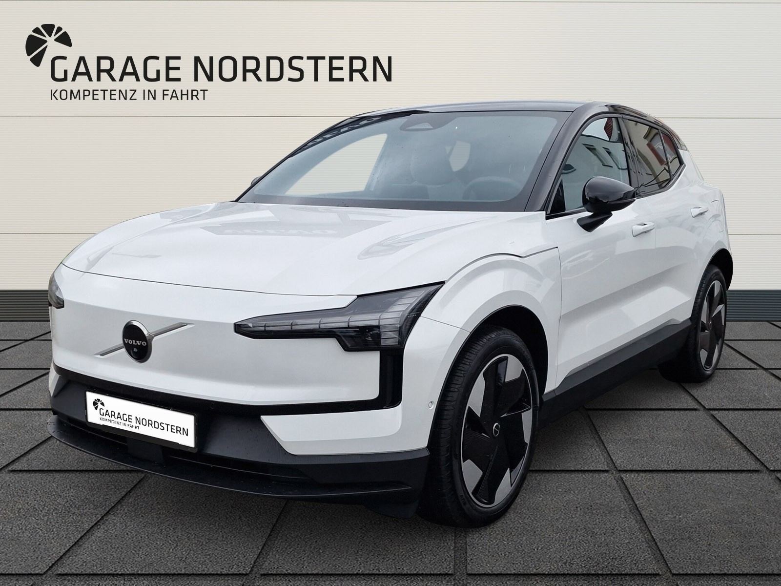 VOLVO EX30 E60 Twin Ultra Performance AWD-image-0