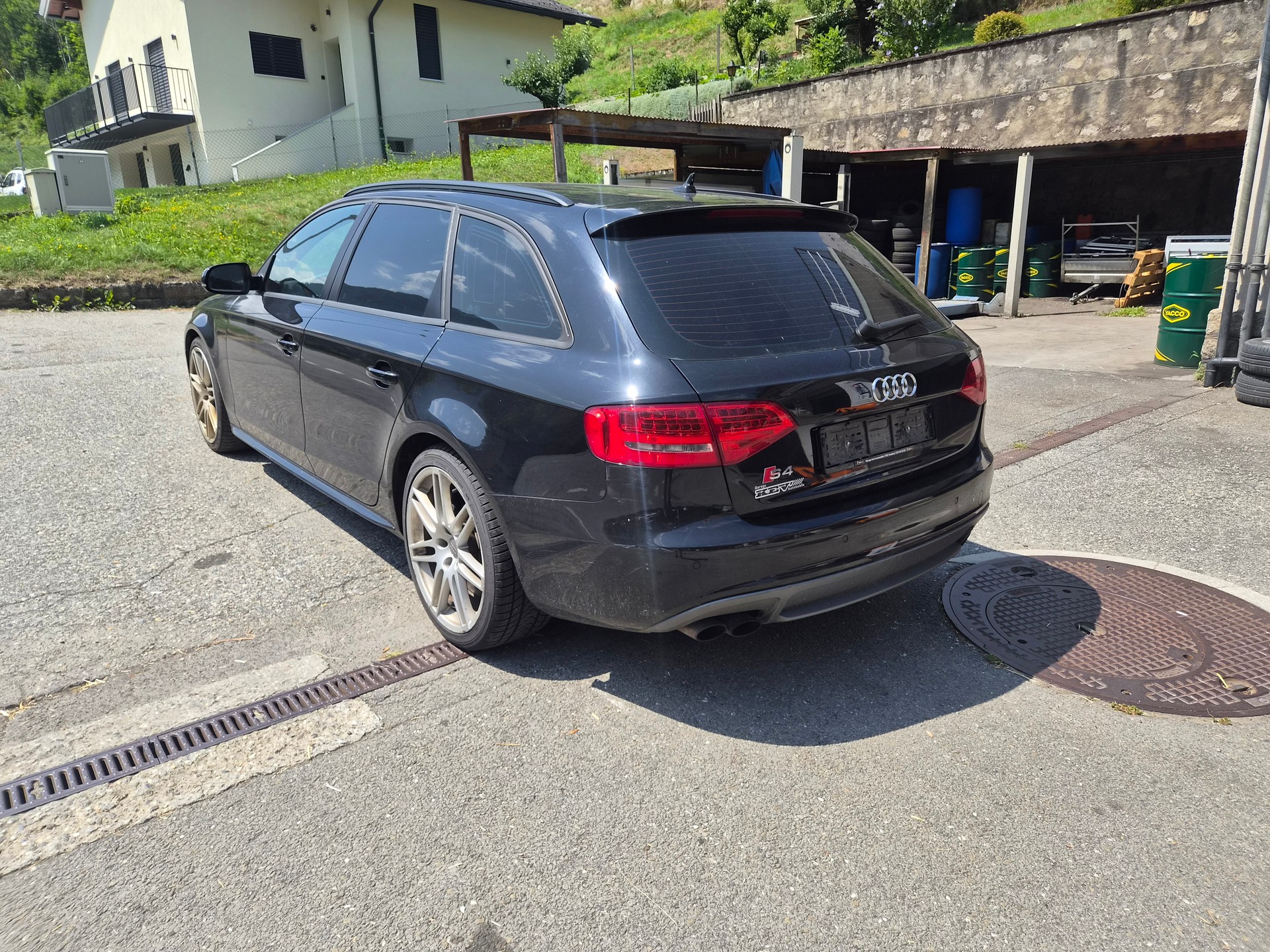 AUDI S4 Avant 3.0 TFSI quattro S-tronic-image-2