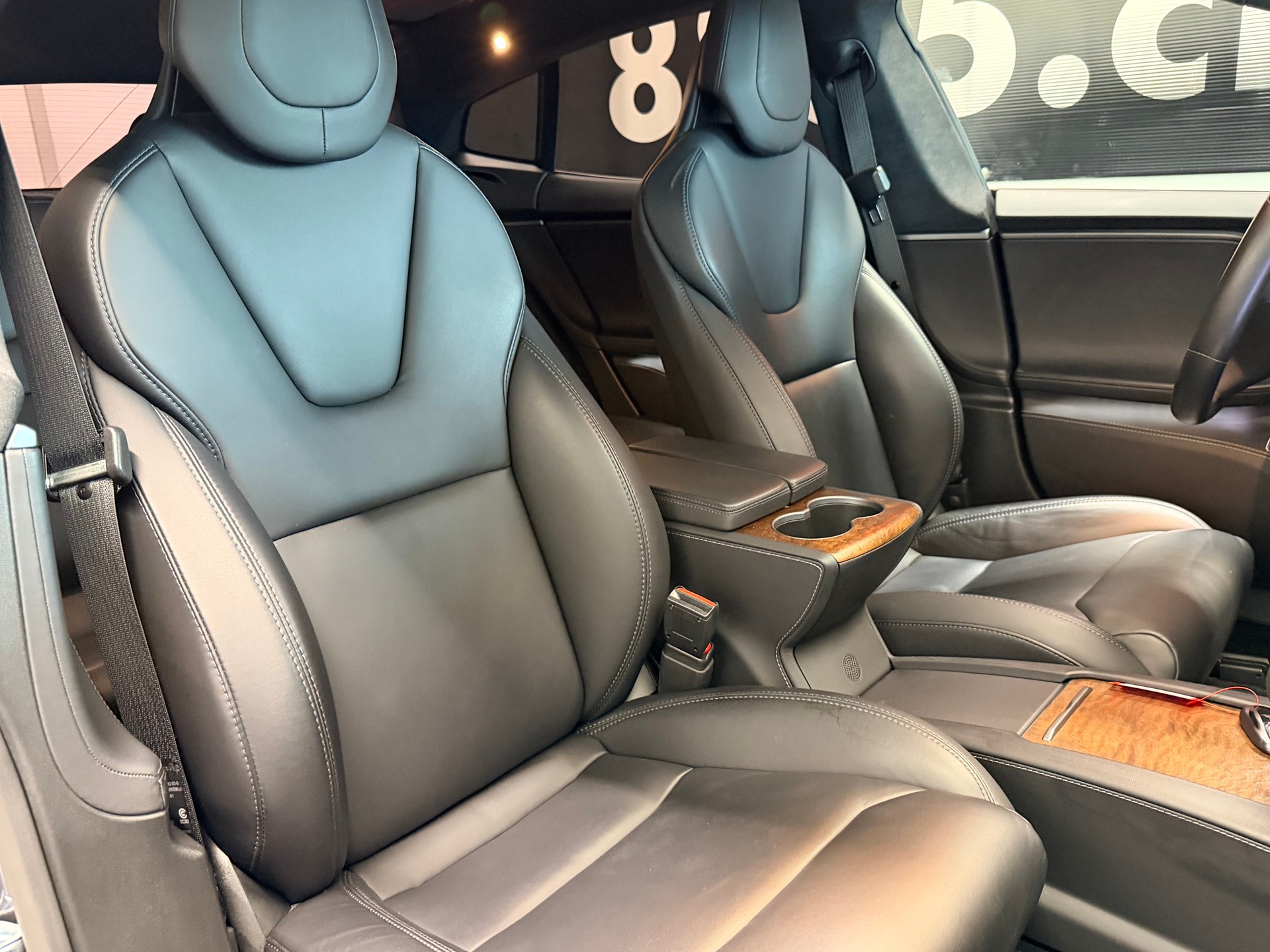 TESLA Model S Maximale-Reichweite *Raven*-image-15