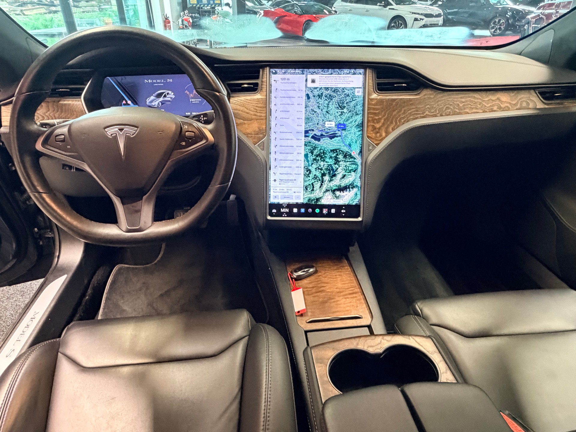 TESLA Model S Maximale-Reichweite *Raven*-image-19