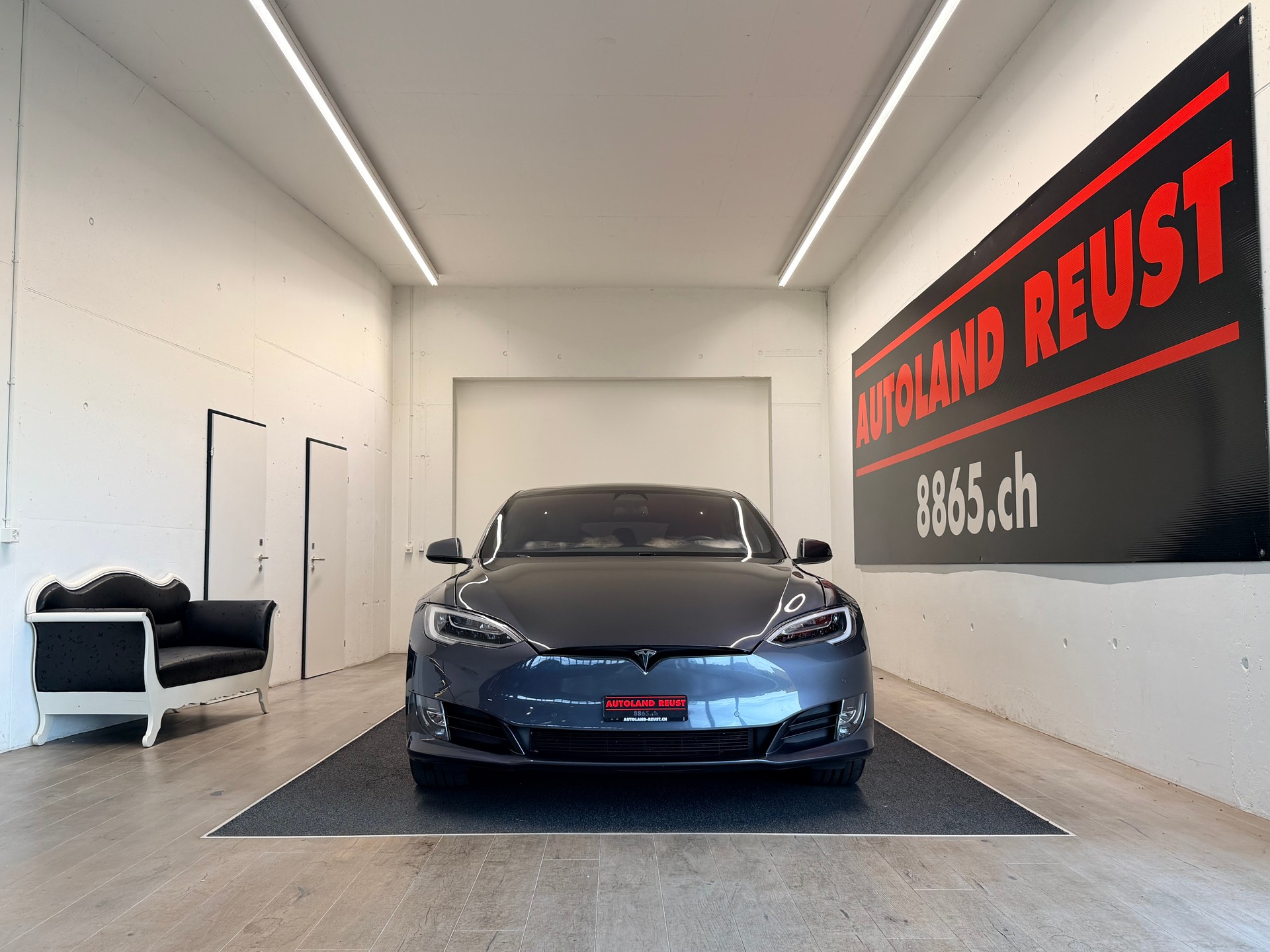 TESLA Model S Maximale-Reichweite *Raven*-image-1