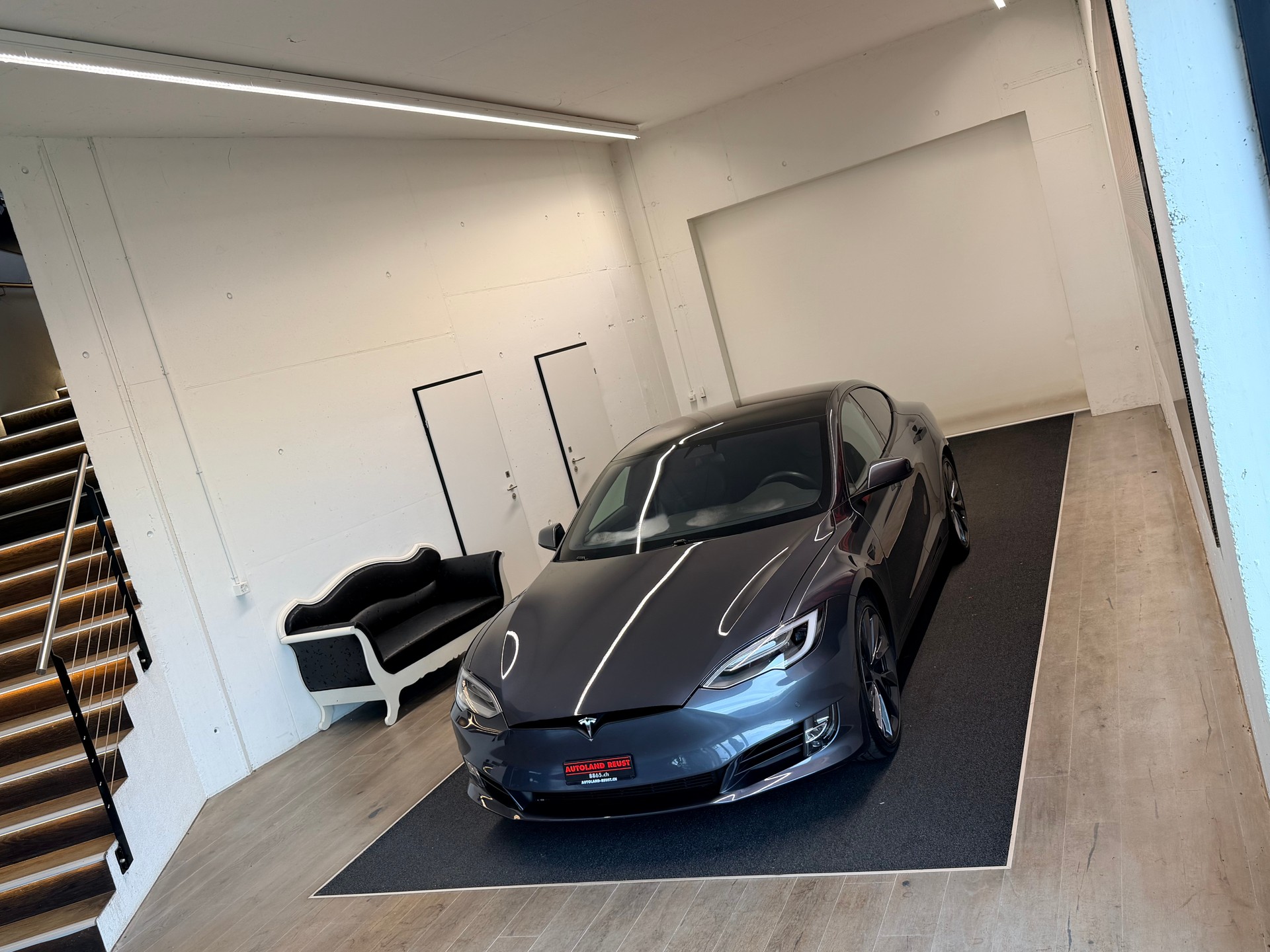 TESLA Model S Maximale-Reichweite *Raven*-image-3