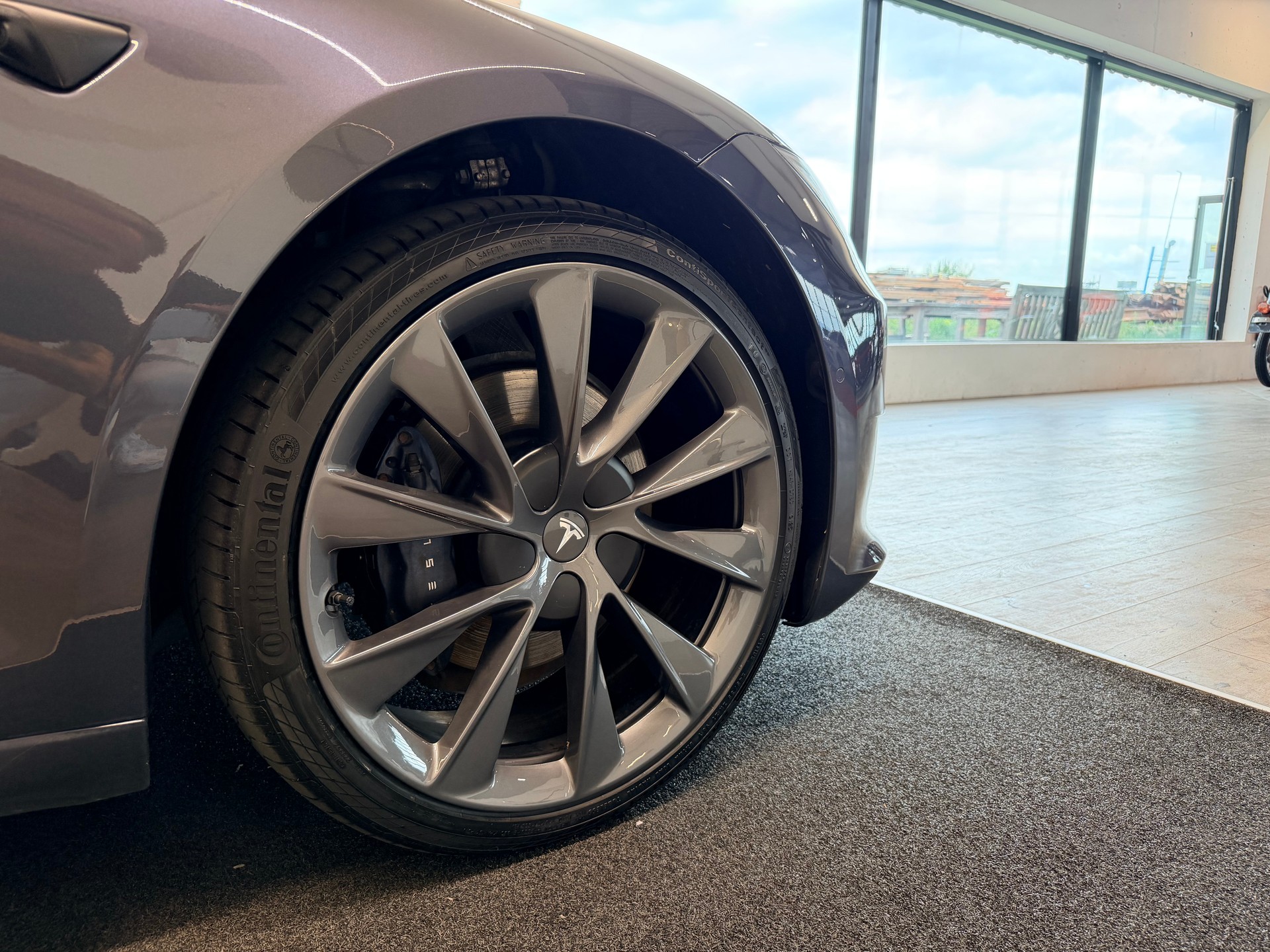 TESLA Model S Maximale-Reichweite *Raven*-image-5