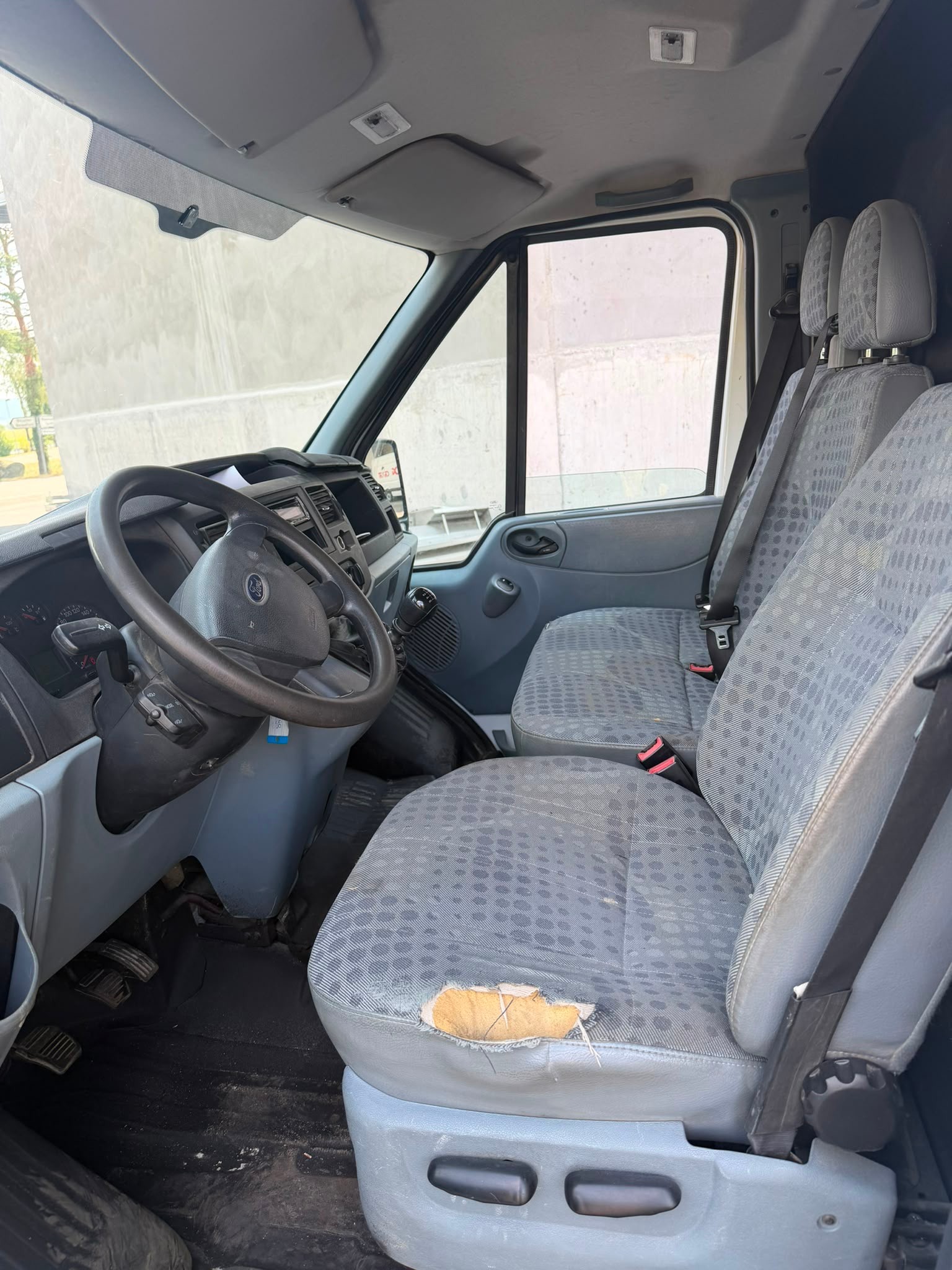 FORD Transit 260S atDCi-image-10