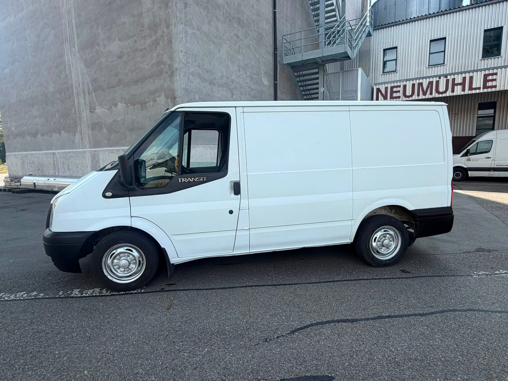 FORD Transit 260S atDCi-image-1