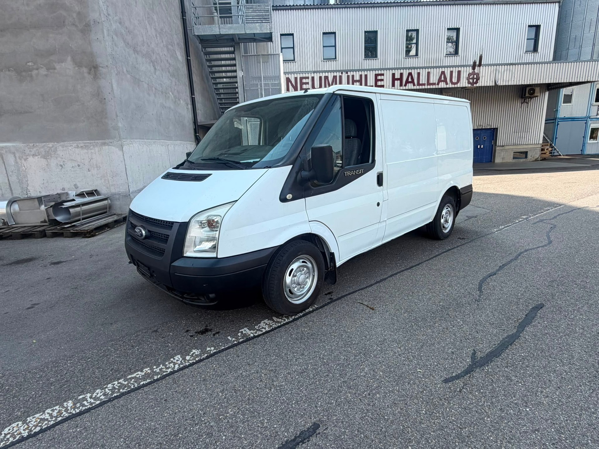 FORD Transit 260S atDCi-image-0