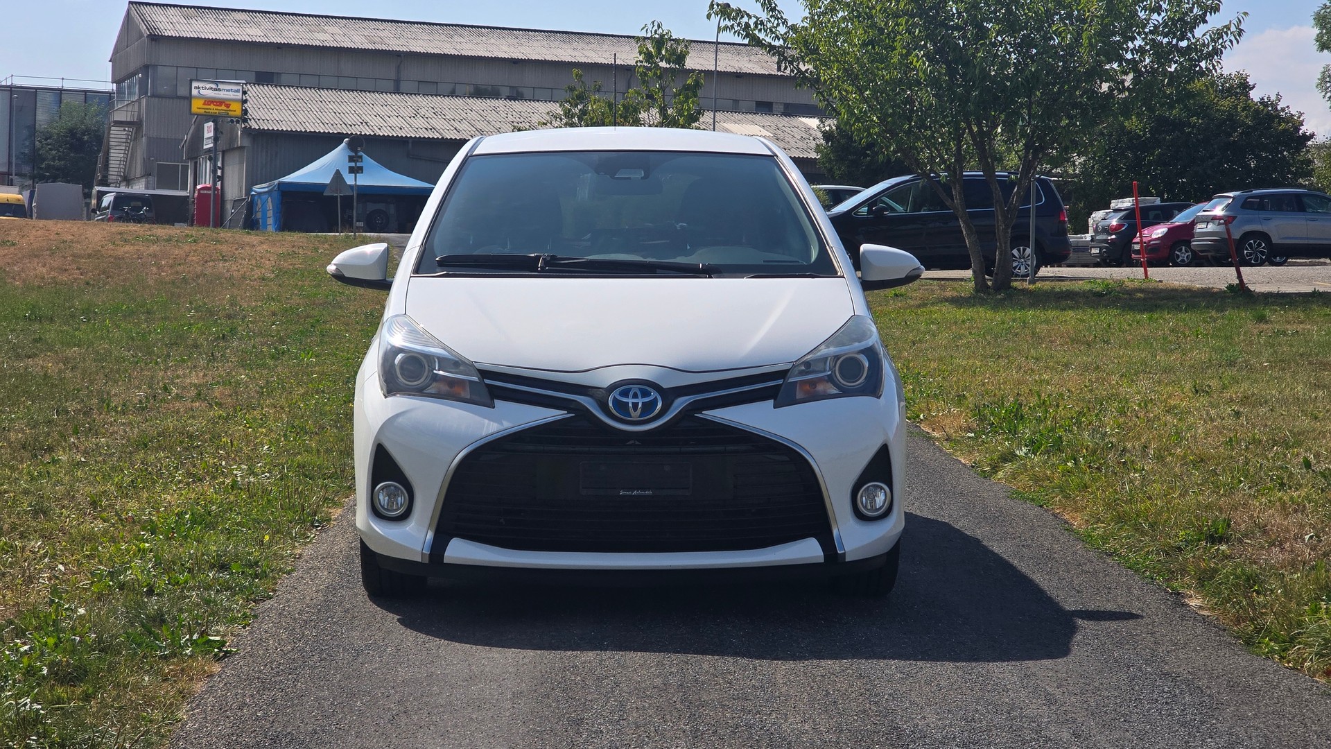 TOYOTA Yaris 1.5 VVT-i Hybrid Trend e-CVT-image-1