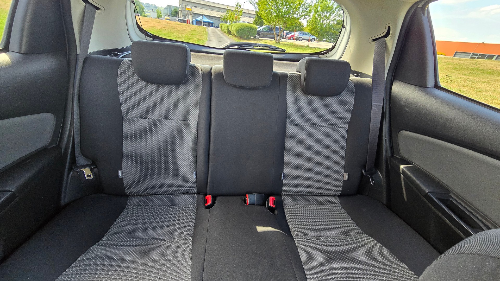TOYOTA Yaris 1.5 VVT-i Hybrid Trend e-CVT-image-19