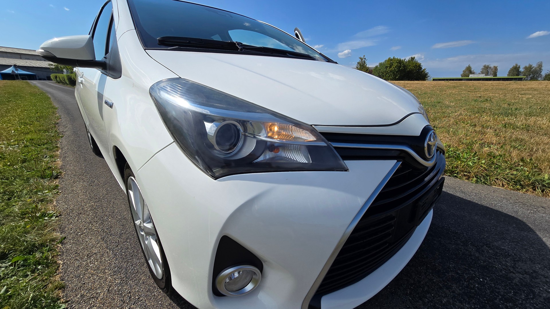 TOYOTA Yaris 1.5 VVT-i Hybrid Trend e-CVT-image-29