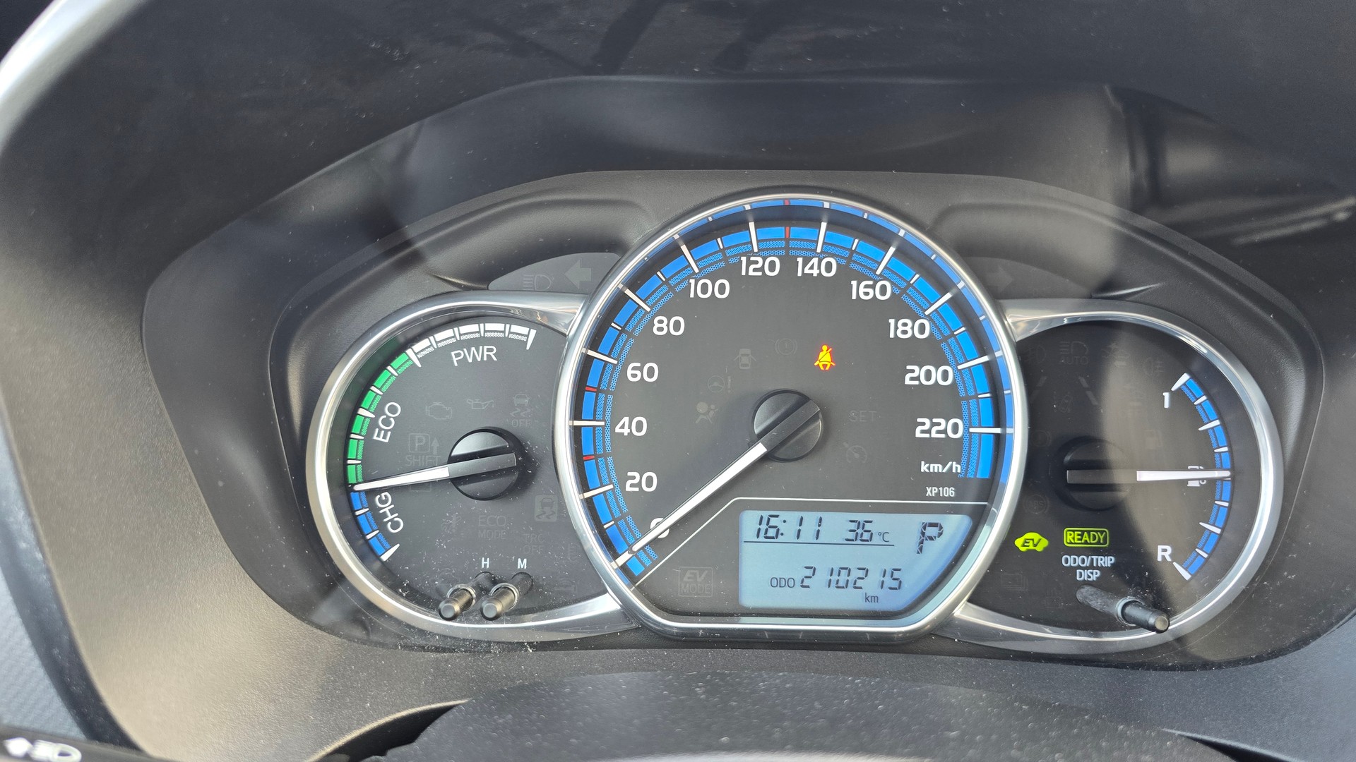 TOYOTA Yaris 1.5 VVT-i Hybrid Trend e-CVT-image-22