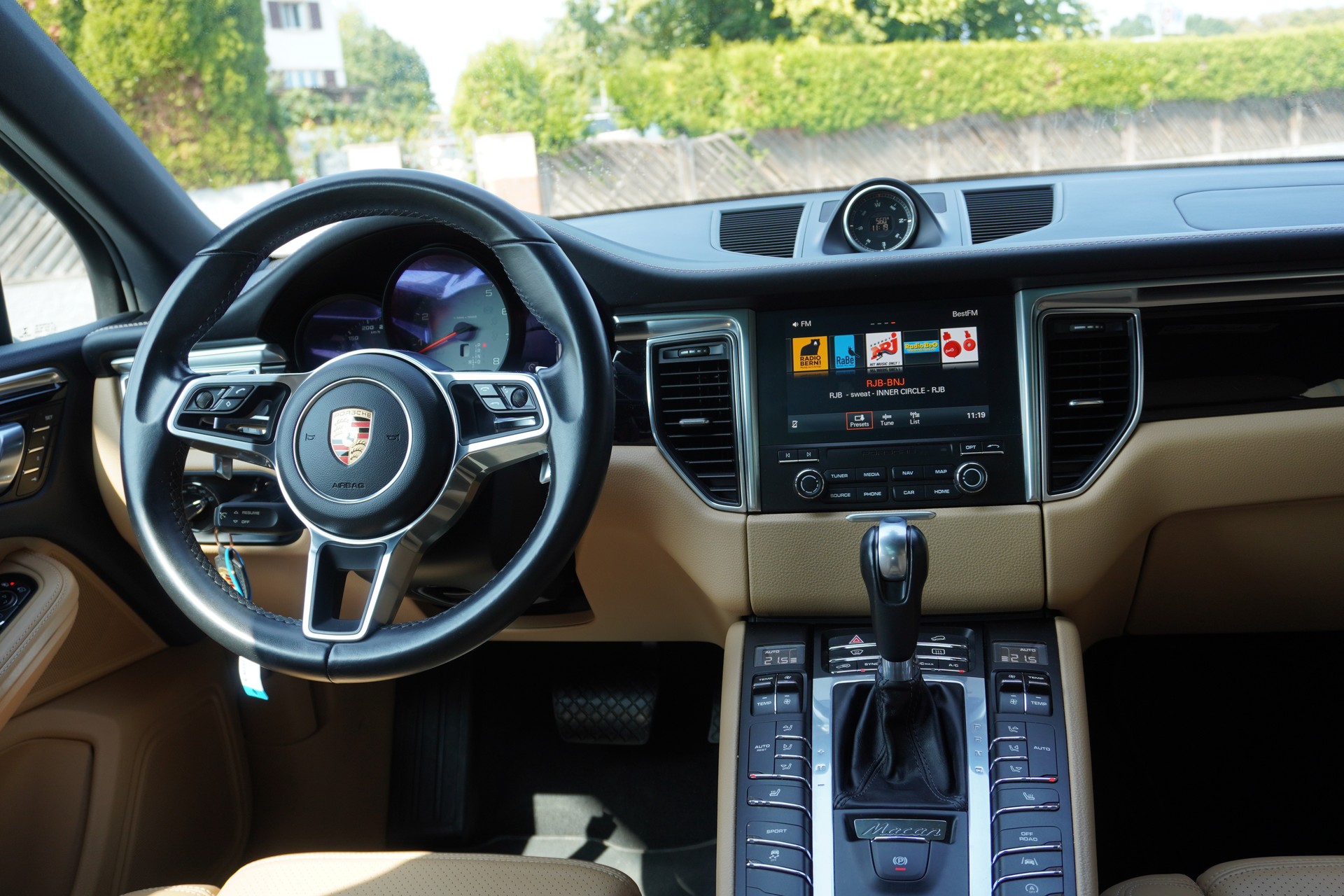 PORSCHE Macan S PDK-image-10