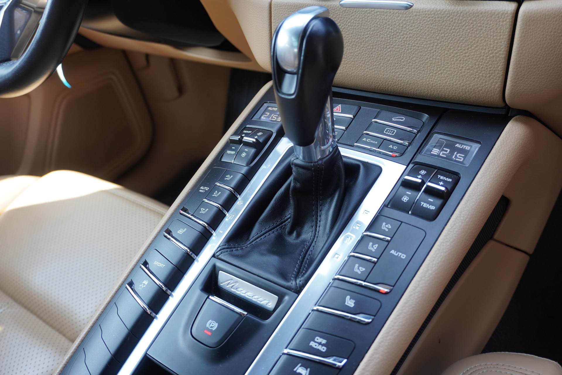 PORSCHE Macan S PDK-image-12