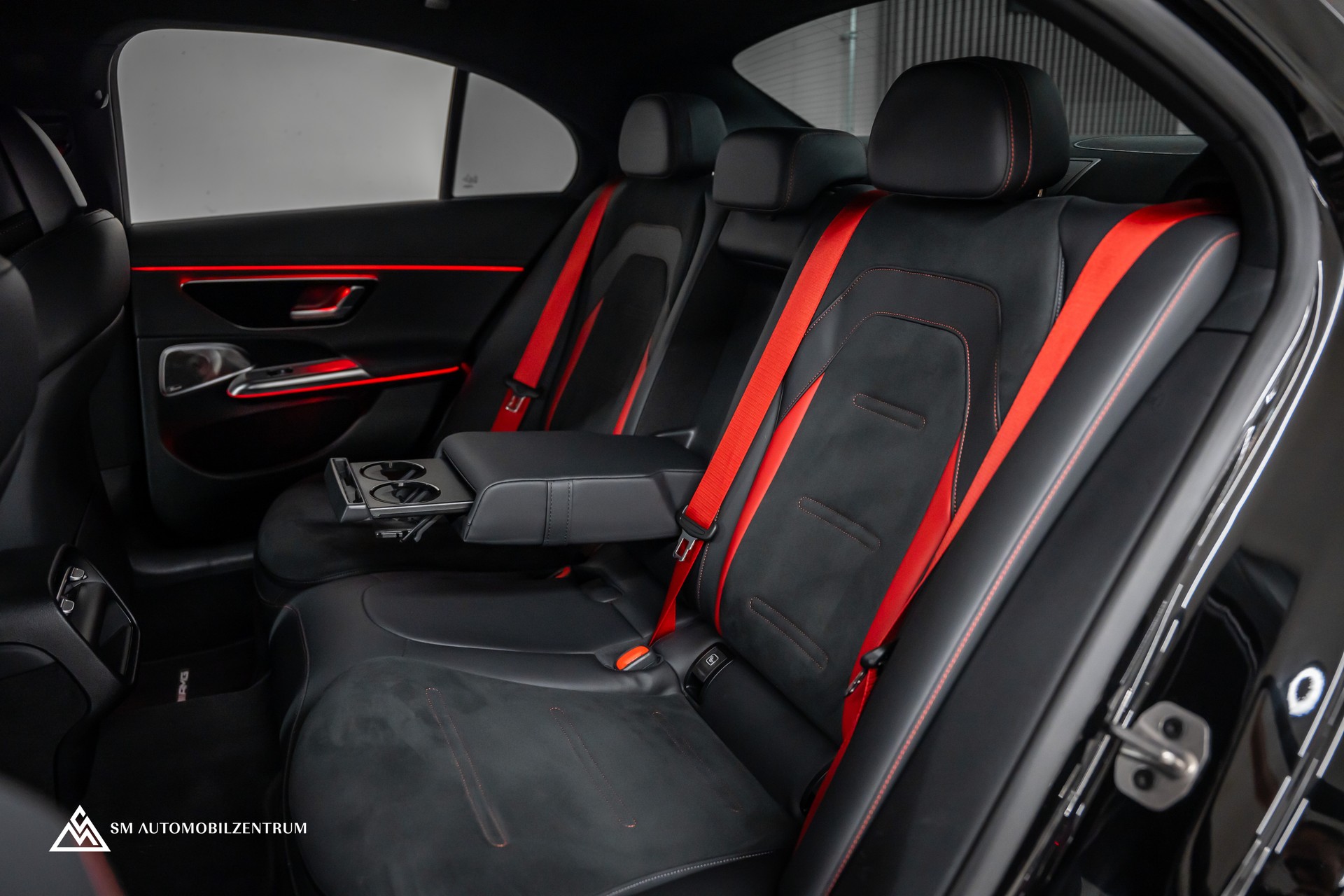 MERCEDES-BENZ E 53 Hybrid AMG 4matic+ 9G-Tronic / 360° / Burmester / Night Paket II / AHK-image-23