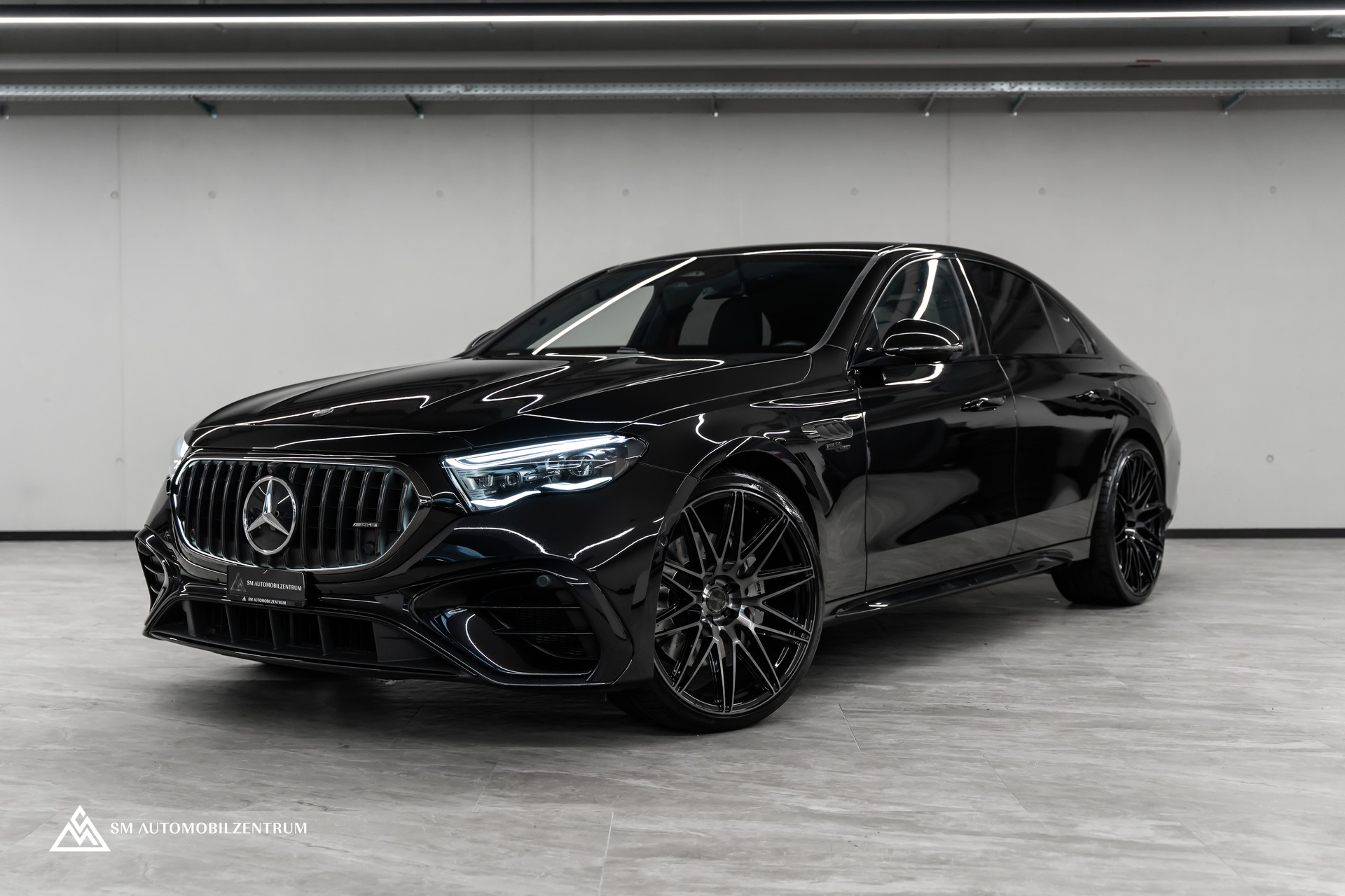 MERCEDES-BENZ E 53 Hybrid AMG 4matic+ 9G-Tronic / 360° / Burmester / Night Paket II / AHK-image-0