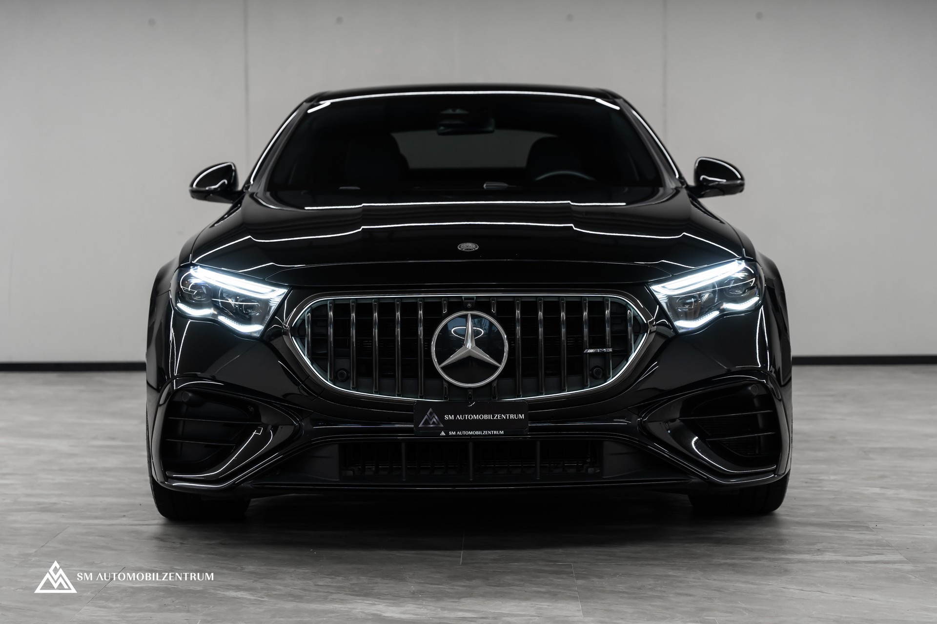 MERCEDES-BENZ E 53 Hybrid AMG 4matic+ 9G-Tronic / 360° / Burmester / Night Paket II / AHK-image-42