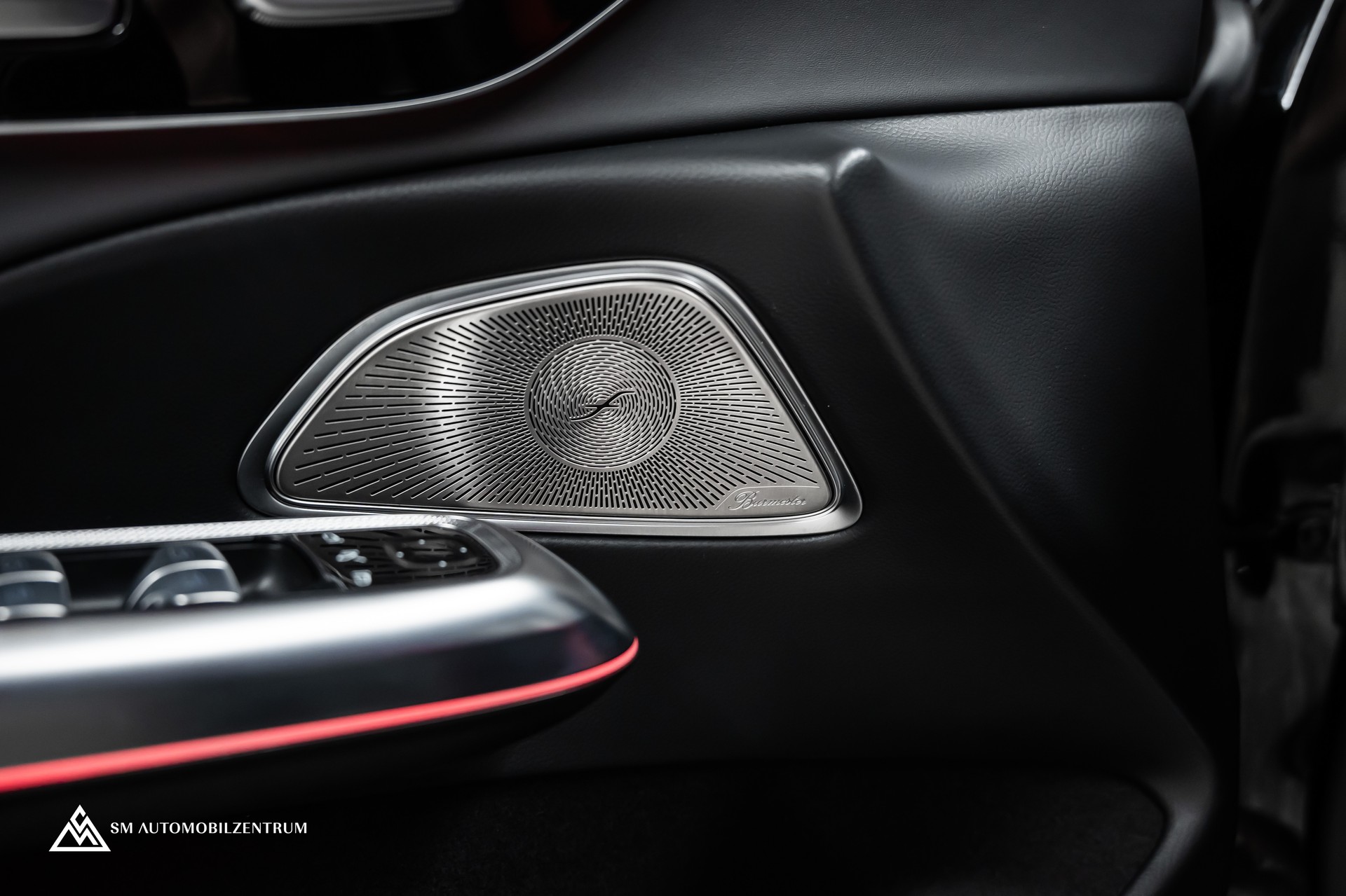 MERCEDES-BENZ E 53 Hybrid AMG 4matic+ 9G-Tronic / 360° / Burmester / Night Paket II / AHK-image-25