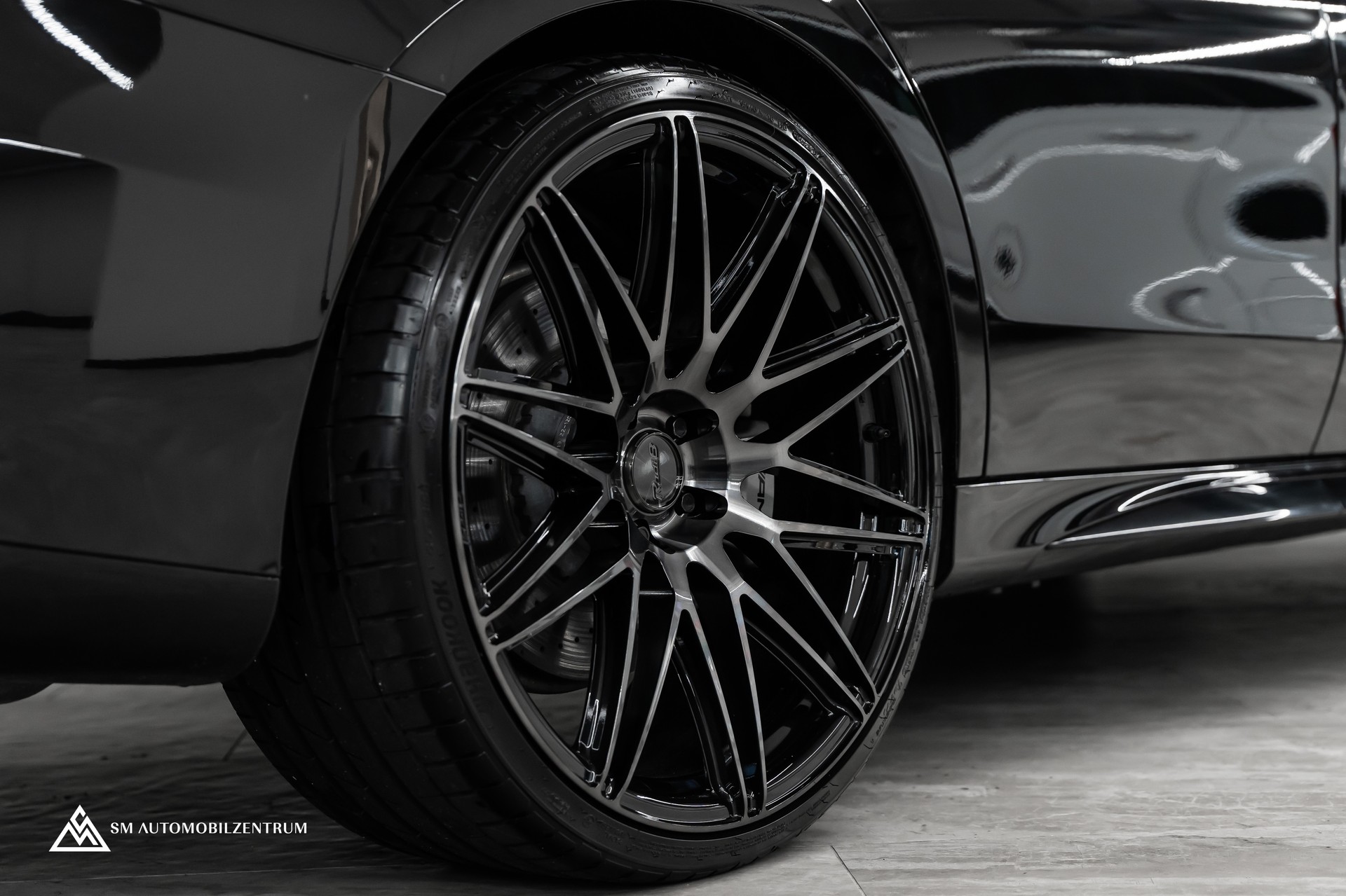 MERCEDES-BENZ E 53 Hybrid AMG 4matic+ 9G-Tronic / 360° / Burmester / Night Paket II / AHK-image-8