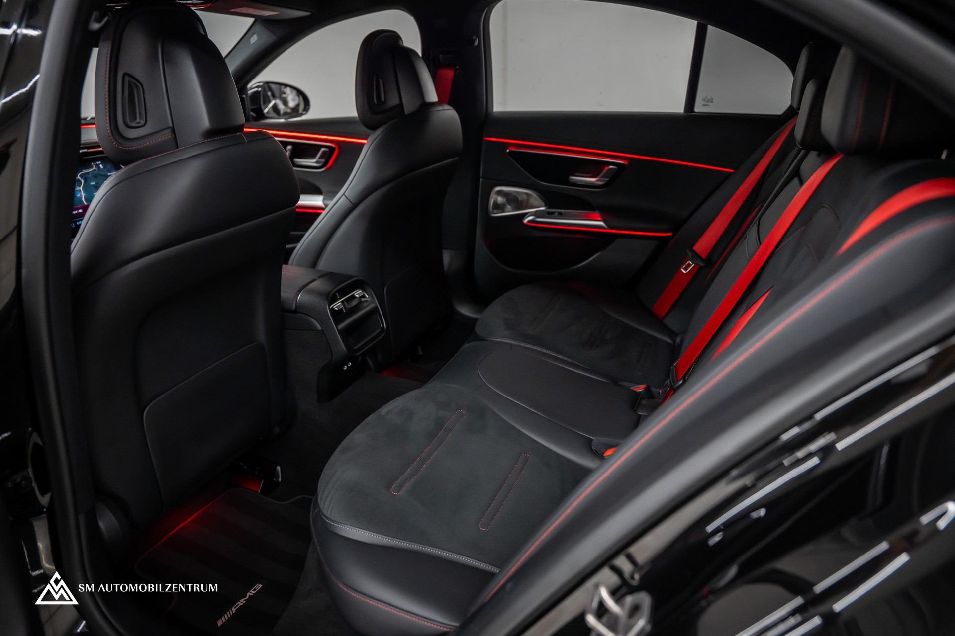 MERCEDES-BENZ E 53 Hybrid AMG 4matic+ 9G-Tronic / 360° / Burmester / Night Paket II / AHK-image-22