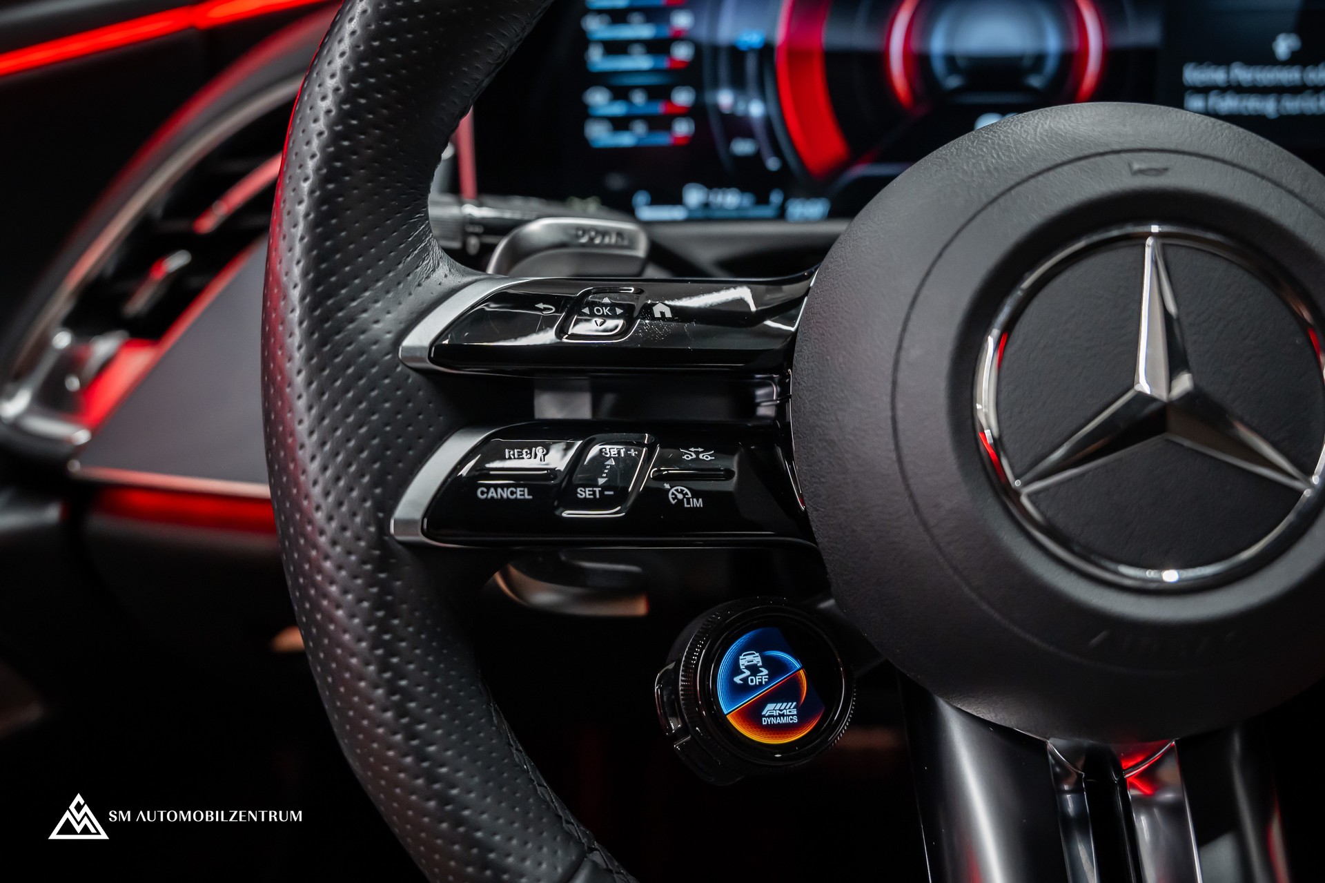MERCEDES-BENZ E 53 Hybrid AMG 4matic+ 9G-Tronic / 360° / Burmester / Night Paket II / AHK-image-28