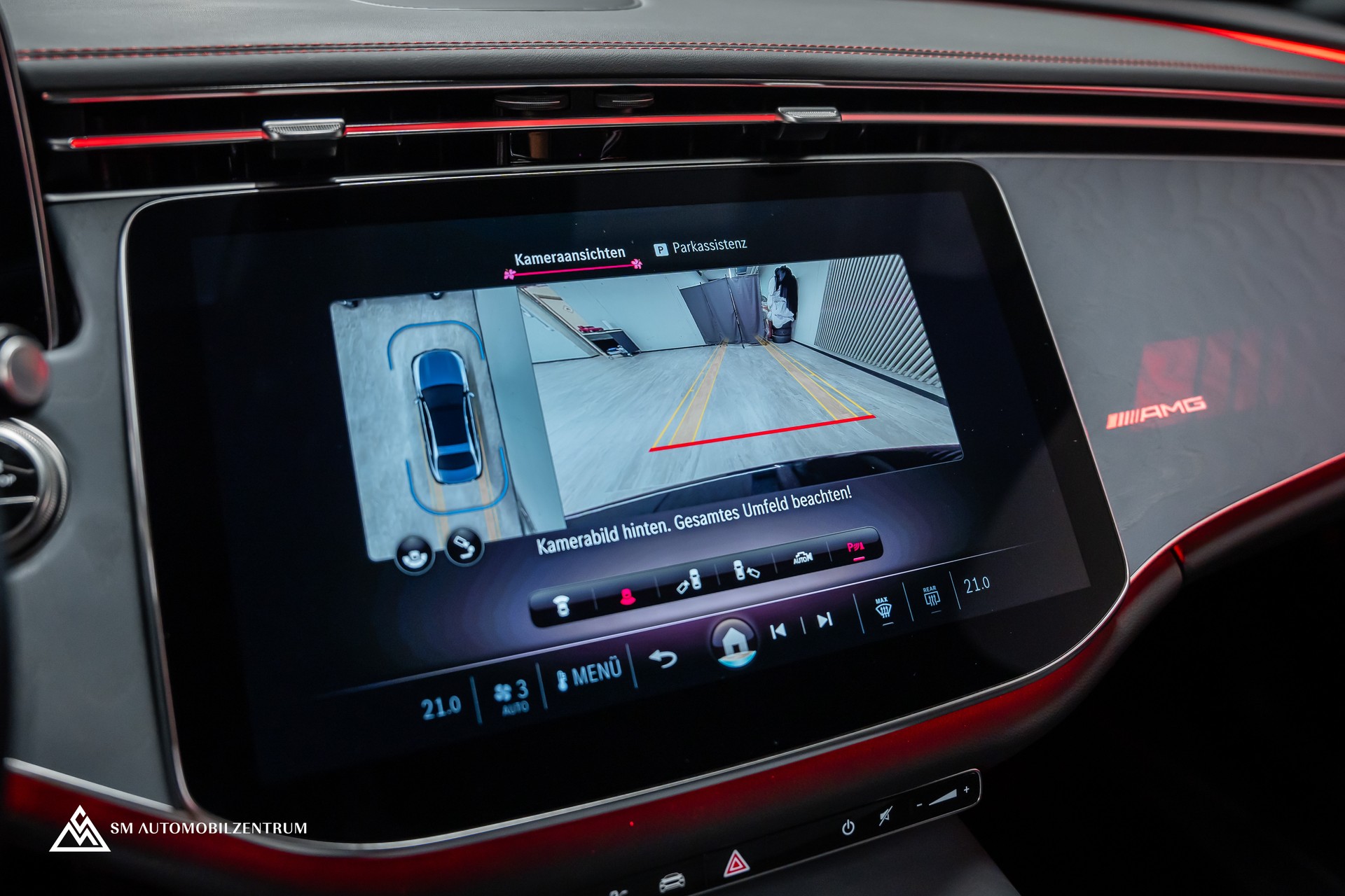 MERCEDES-BENZ E 53 Hybrid AMG 4matic+ 9G-Tronic / 360° / Burmester / Night Paket II / AHK-image-35