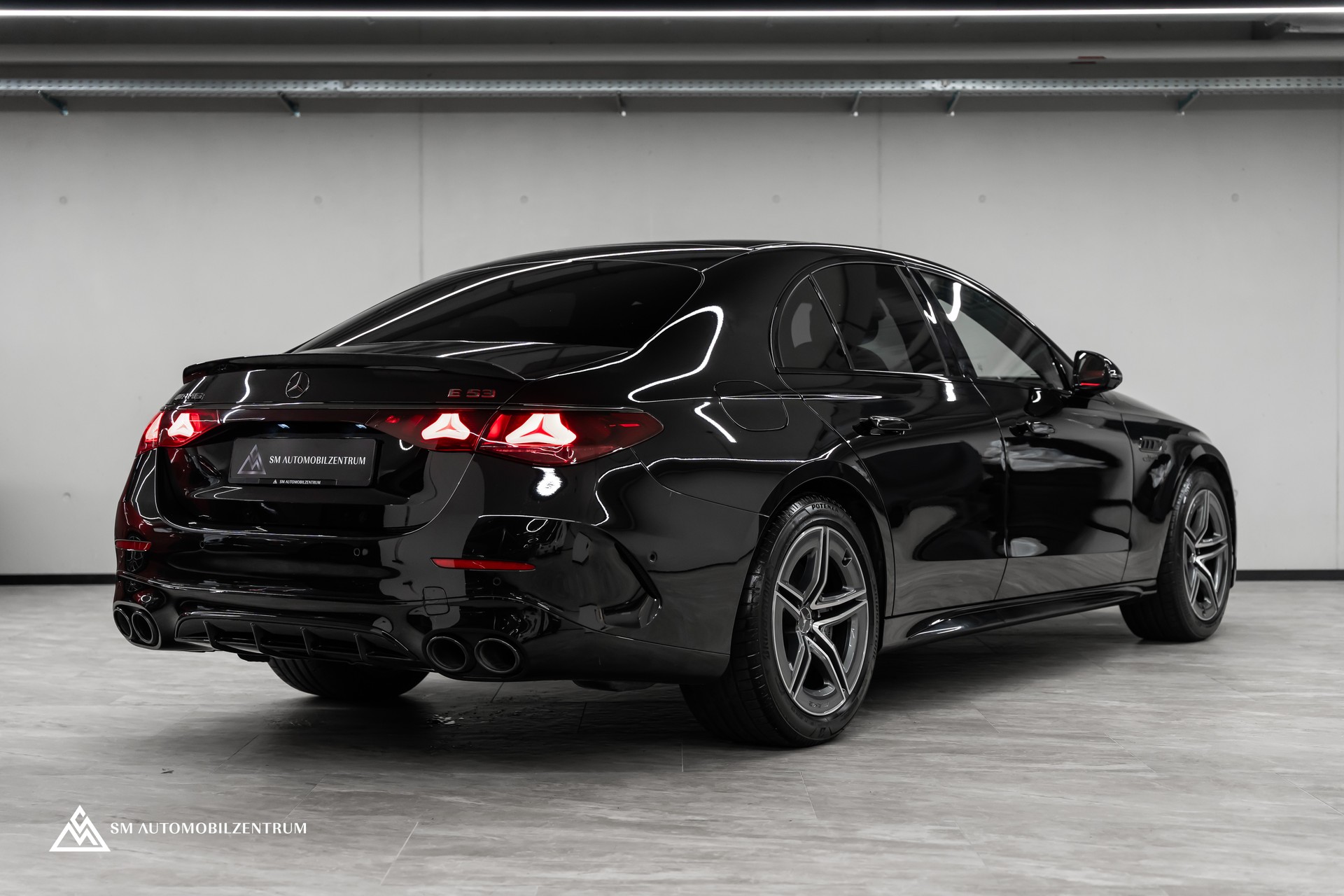 MERCEDES-BENZ E 53 Hybrid AMG 4matic+ 9G-Tronic / 360° / Burmester / Night Paket II / AHK-image-8