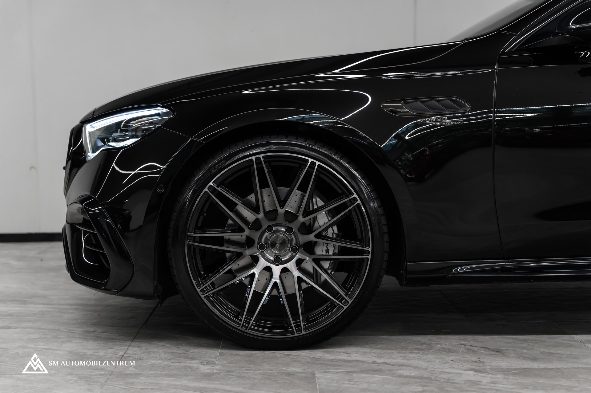 MERCEDES-BENZ E 53 Hybrid AMG 4matic+ 9G-Tronic / 360° / Burmester / Night Paket II / AHK-image-1