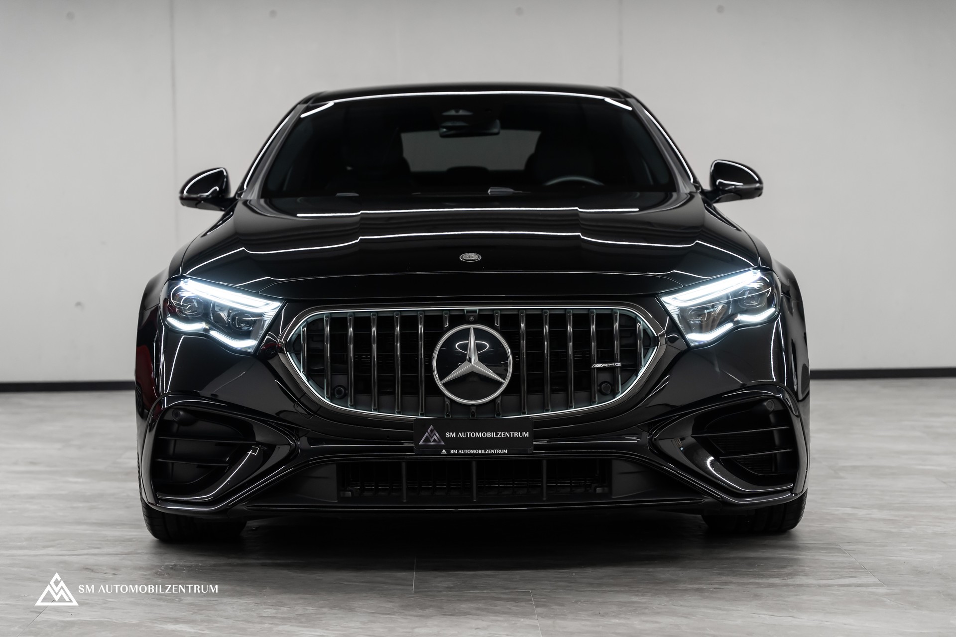 MERCEDES-BENZ E 53 Hybrid AMG 4matic+ 9G-Tronic / 360° / Burmester / Night Paket II / AHK-showroom-element-1