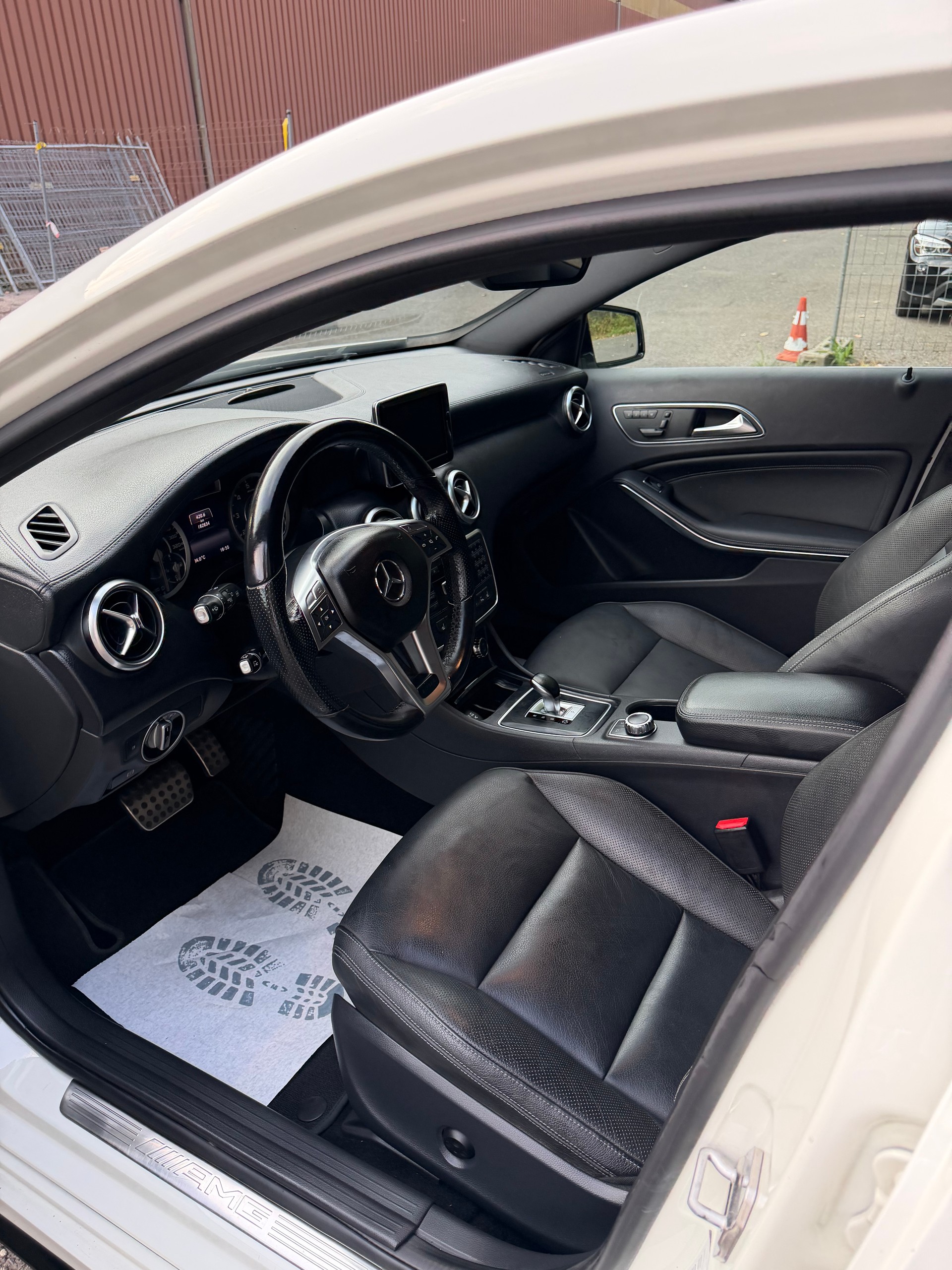 MERCEDES-BENZ A 45 AMG 4Matic Speedshift 7G-DCT-image-9