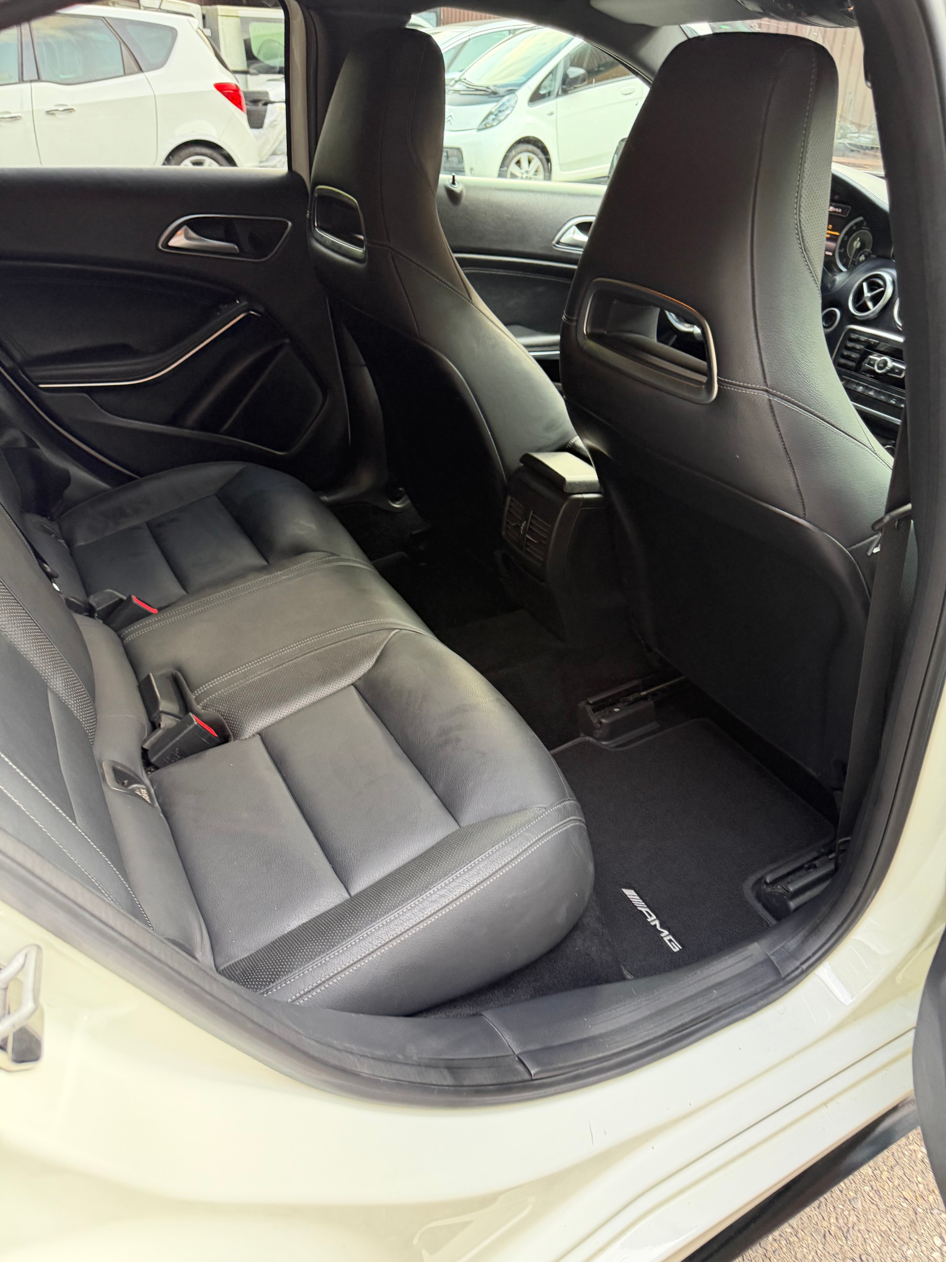 MERCEDES-BENZ A 45 AMG 4Matic Speedshift 7G-DCT-image-8
