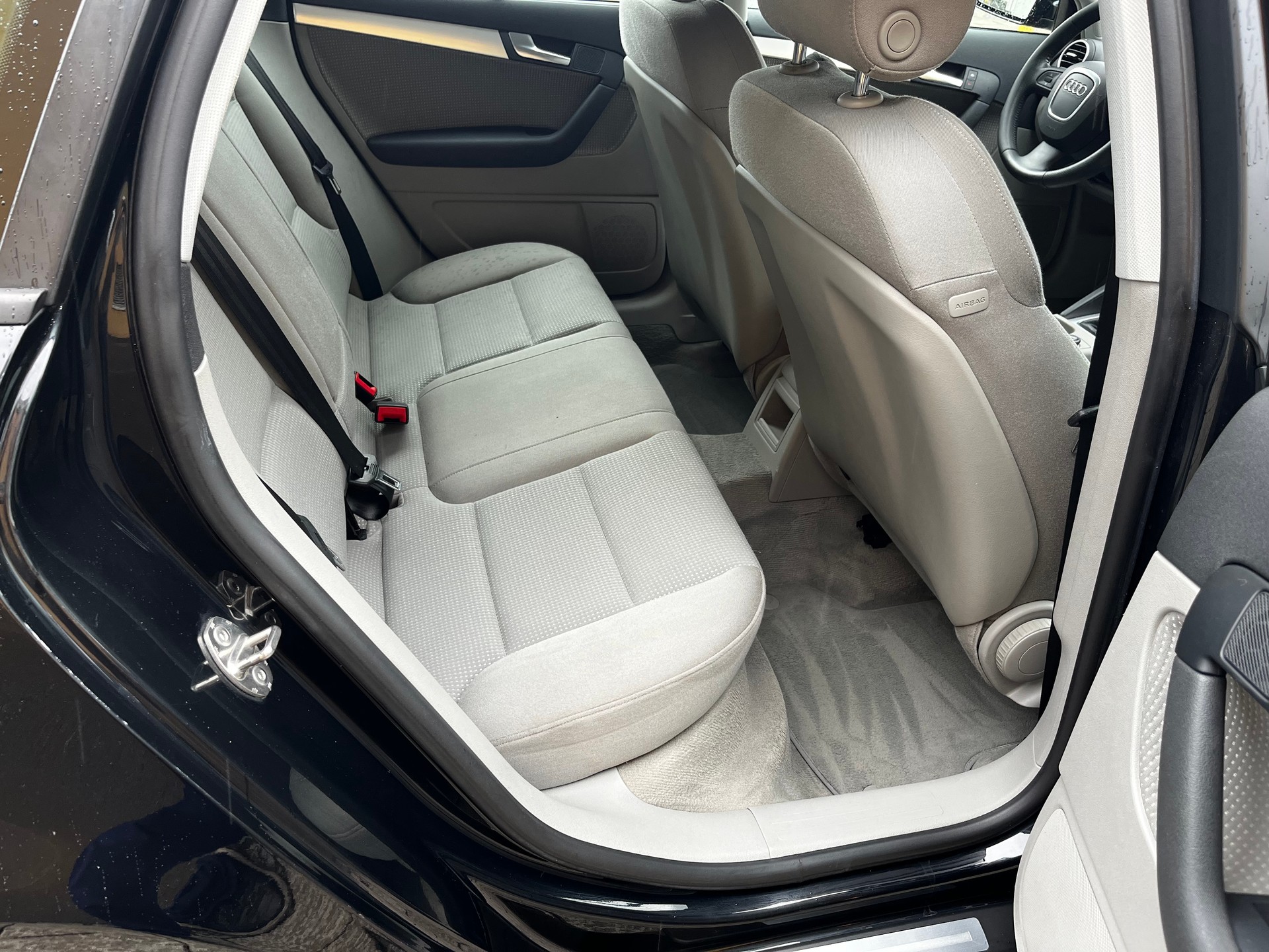 AUDI A3 Sportback 1.8 Turbo FSI Ambition-image-9