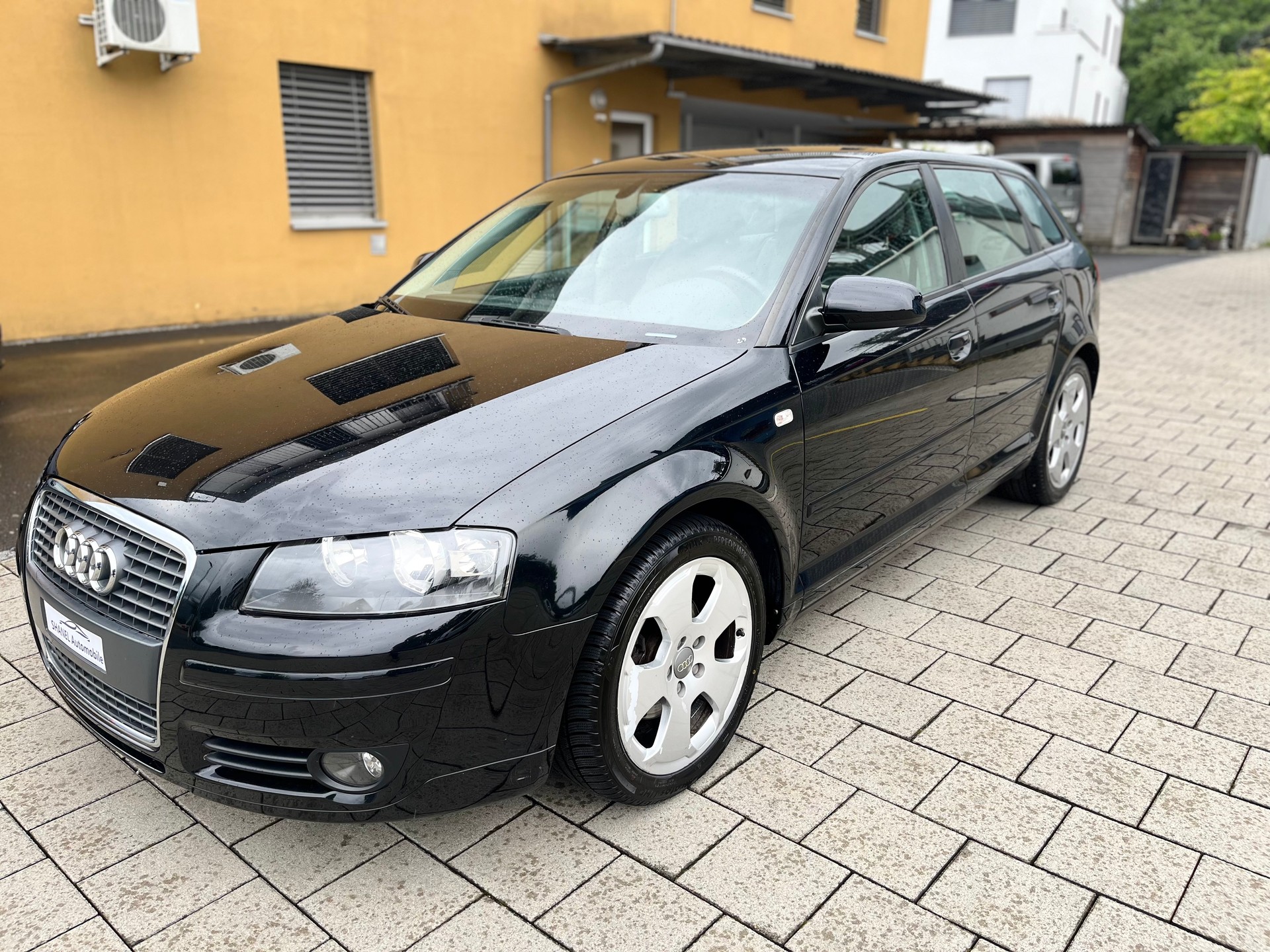 AUDI A3 Sportback 1.8 Turbo FSI Ambition-image-2