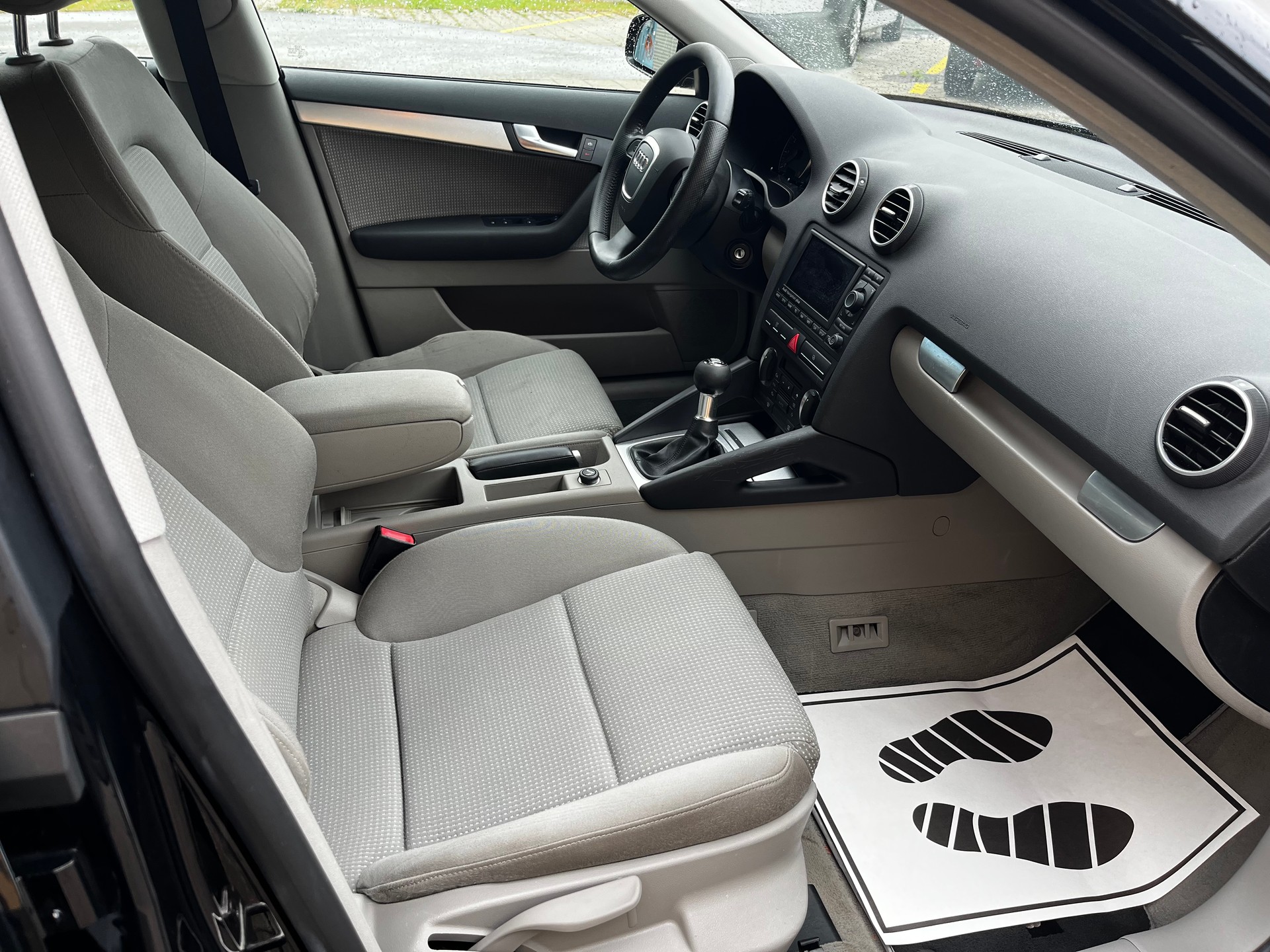 AUDI A3 Sportback 1.8 Turbo FSI Ambition-image-7