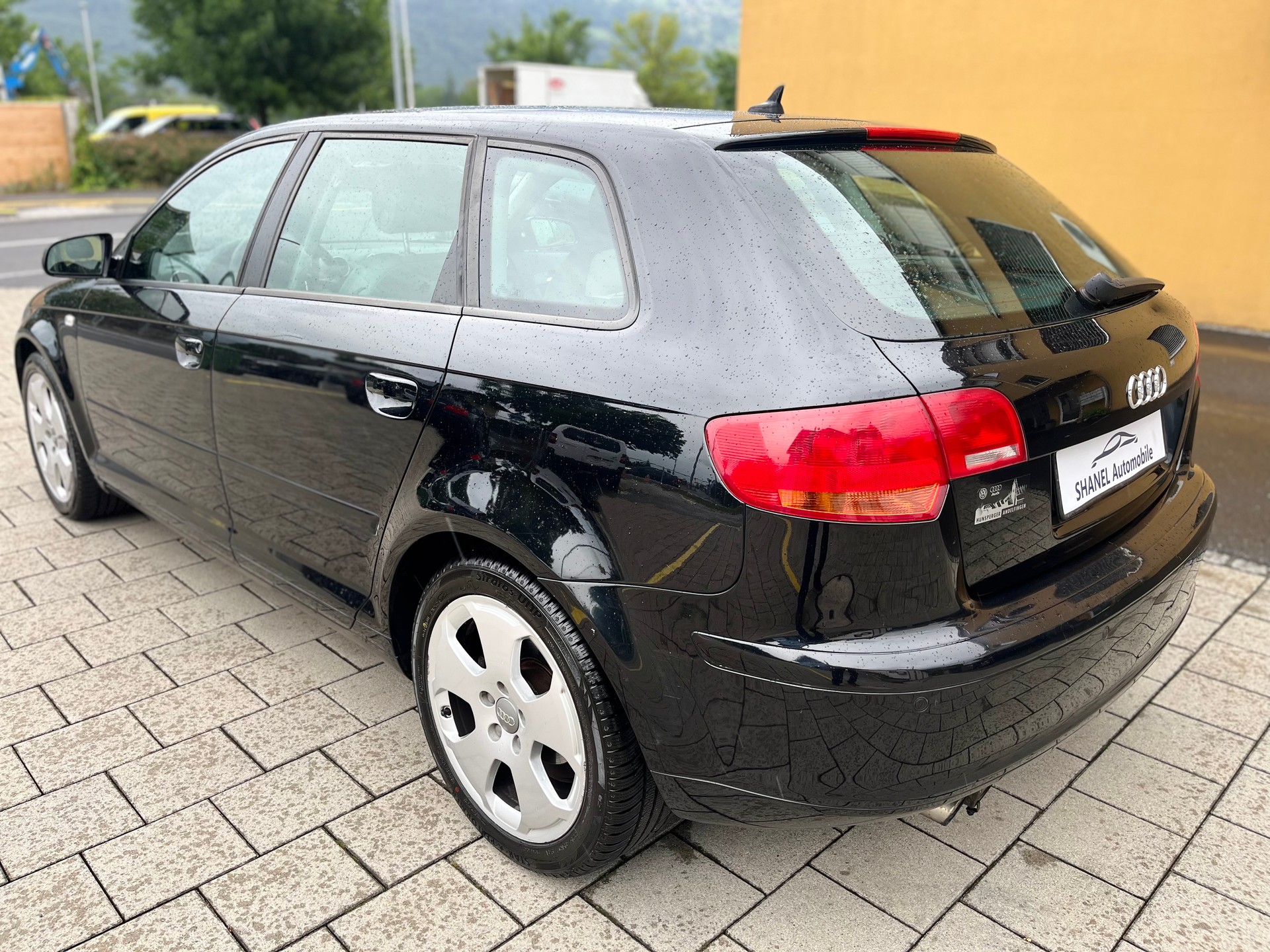 AUDI A3 Sportback 1.8 Turbo FSI Ambition-image-4